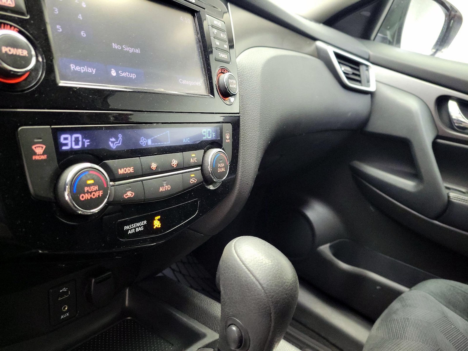 2016 Nissan Rogue SV - Photo 18