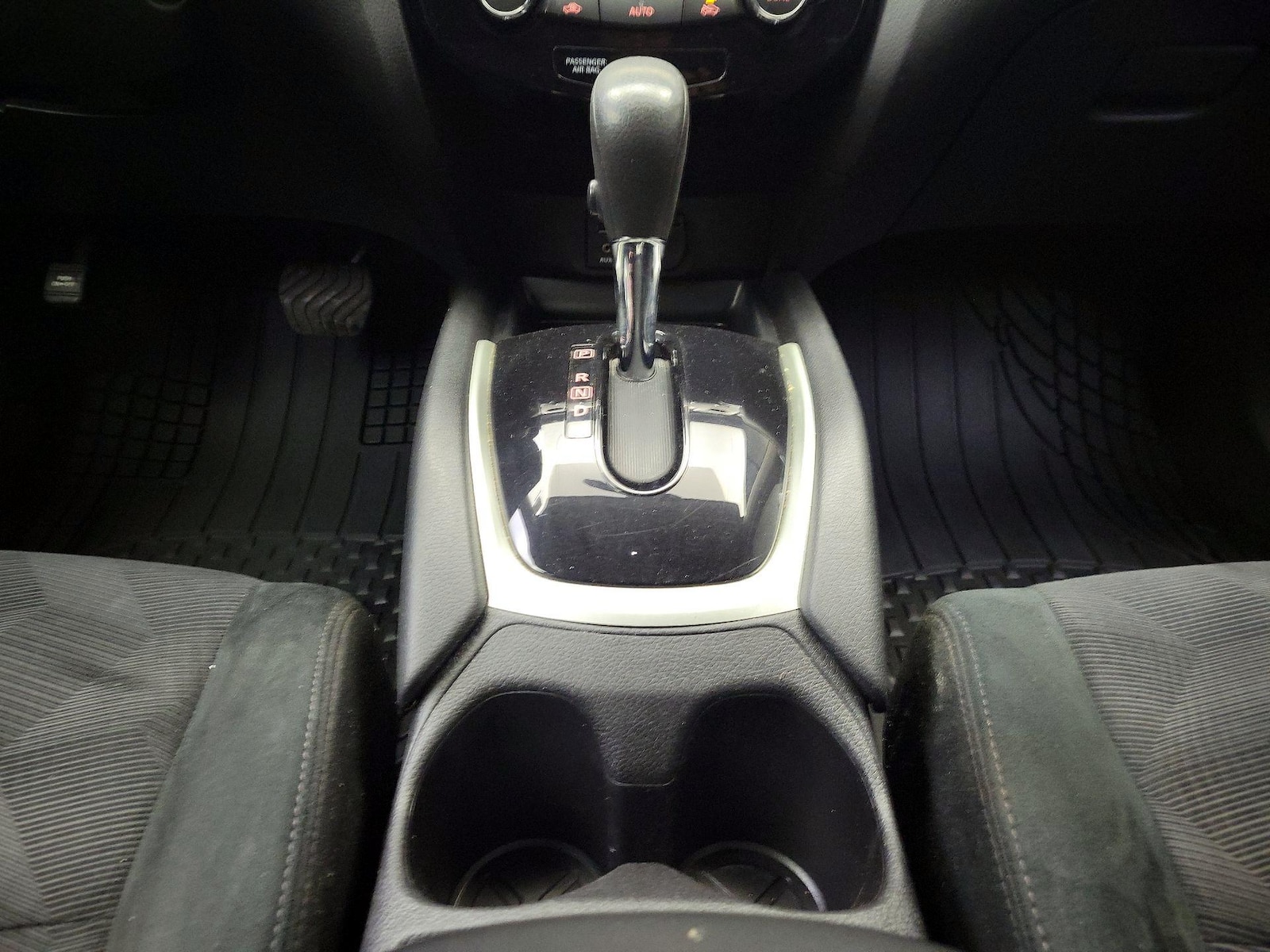 2016 Nissan Rogue SV - Photo 19
