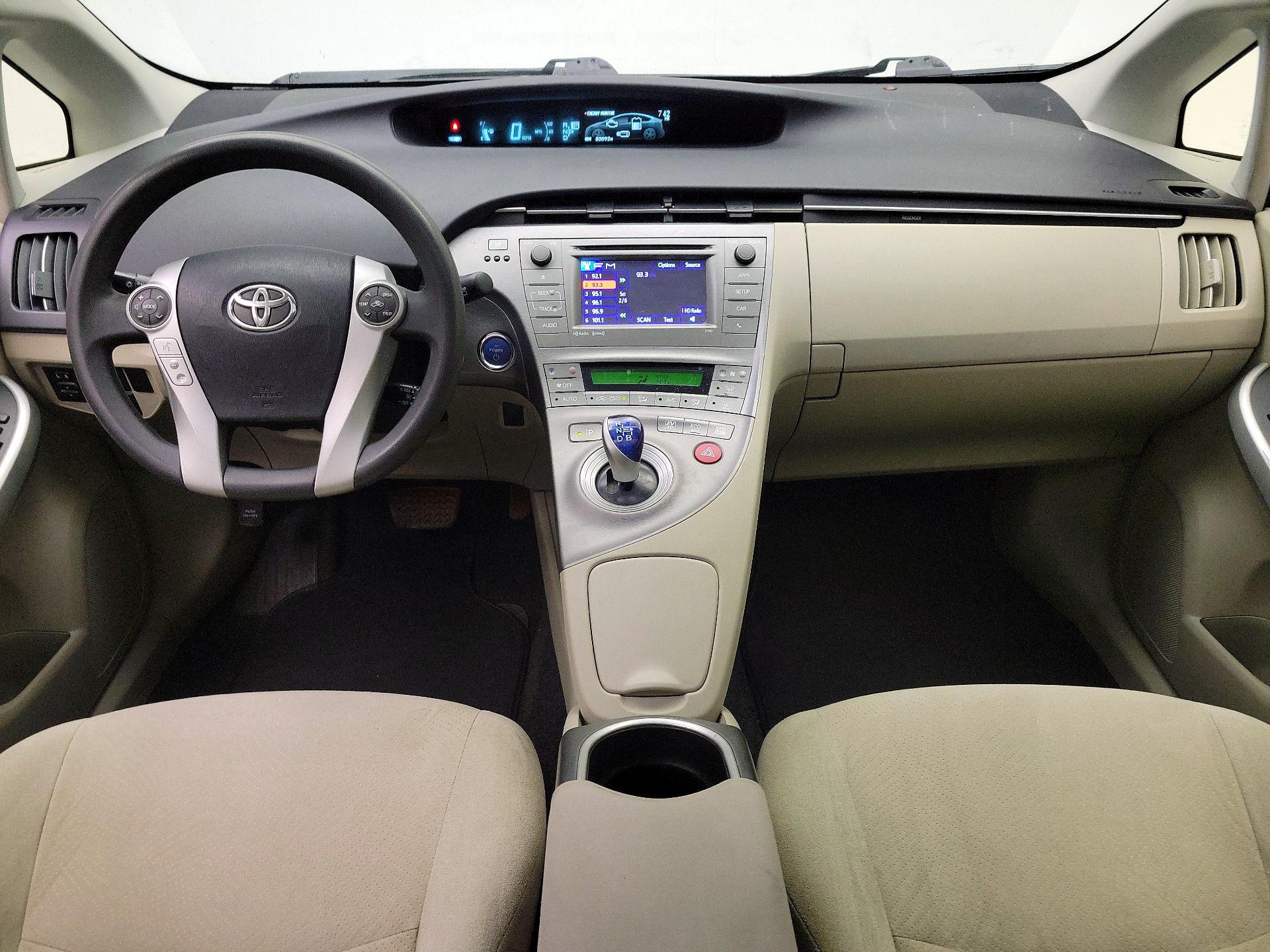 Thumbnail: 2015 Toyota Prius - 9