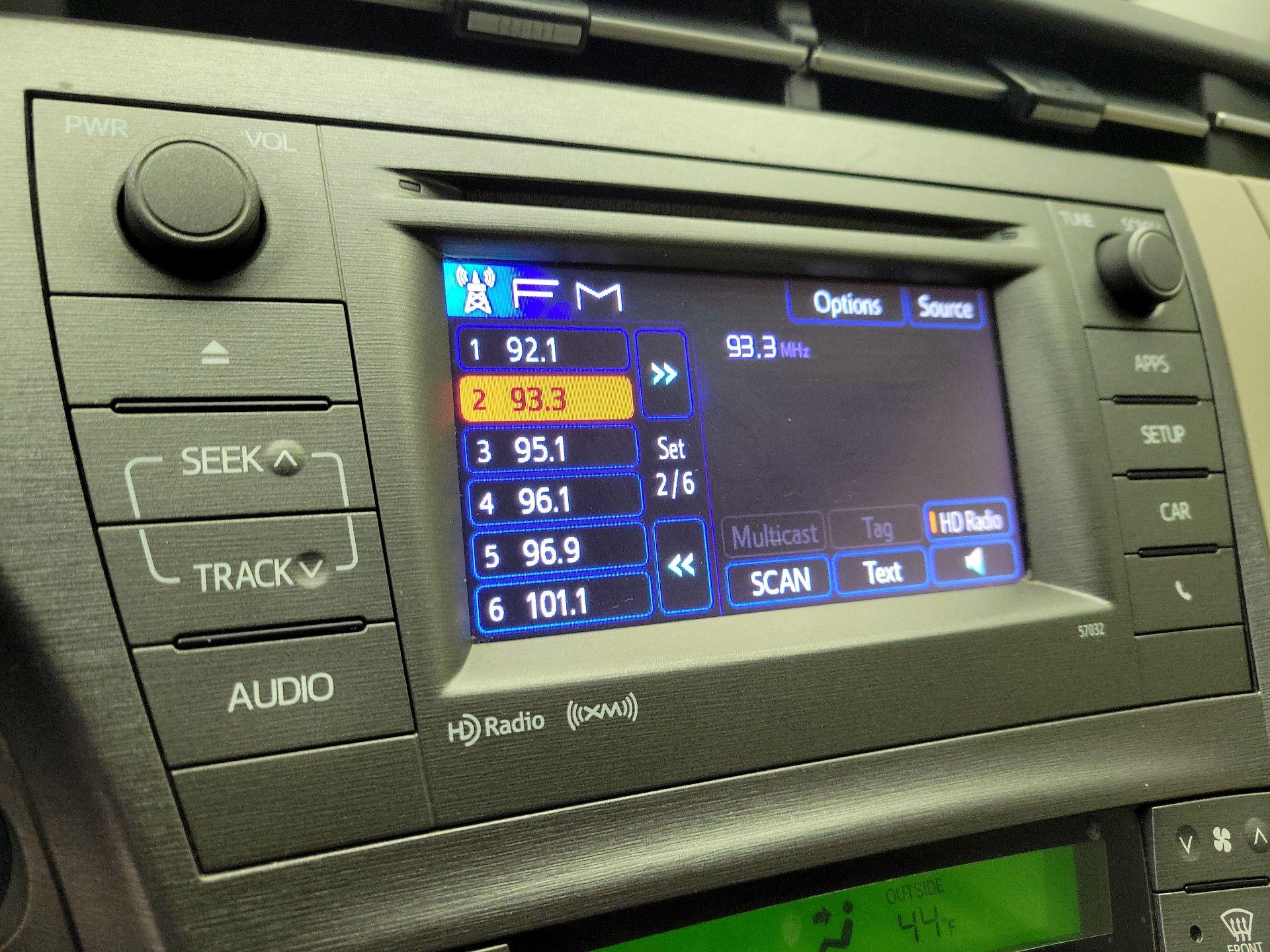 Thumbnail: 2015 Toyota Prius - 15