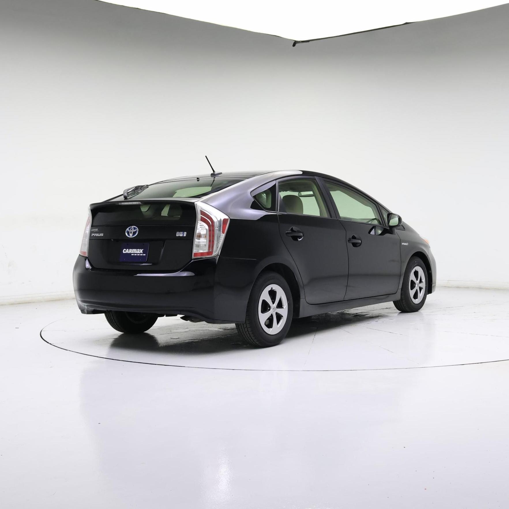 Thumbnail: 2015 Toyota Prius - 8