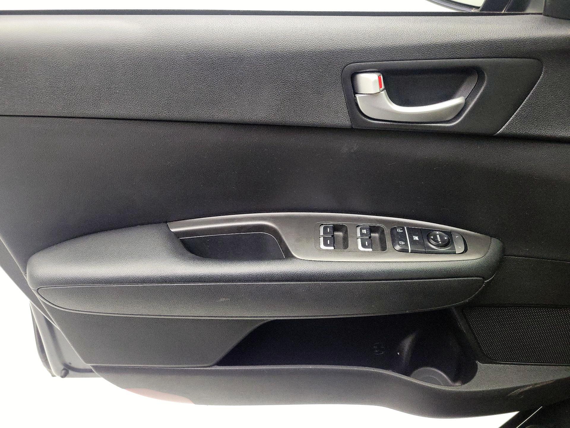 Thumbnail: 2018 Kia Optima - 12