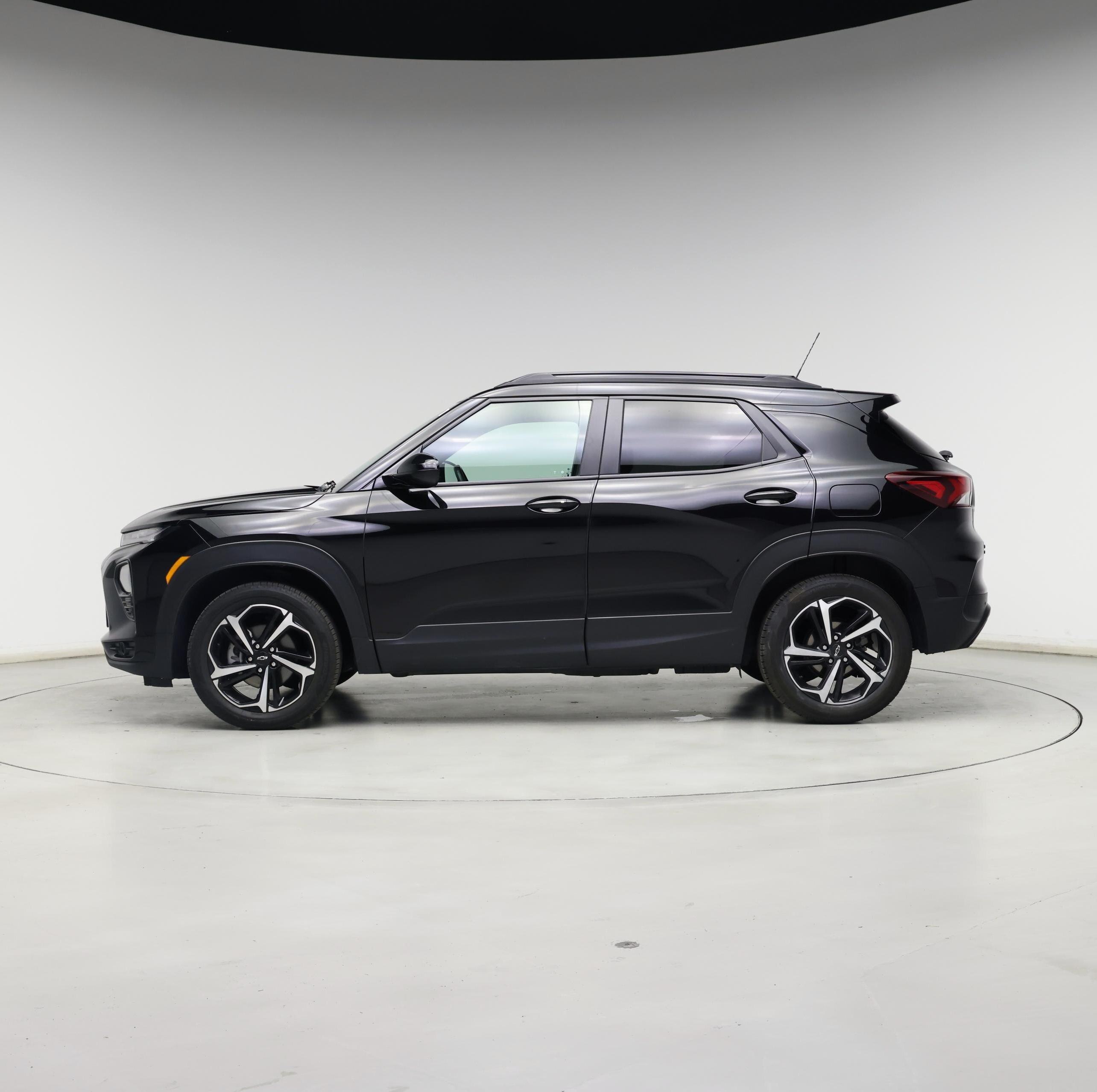 Thumbnail: 2021 Chevrolet TrailBlazer - 3