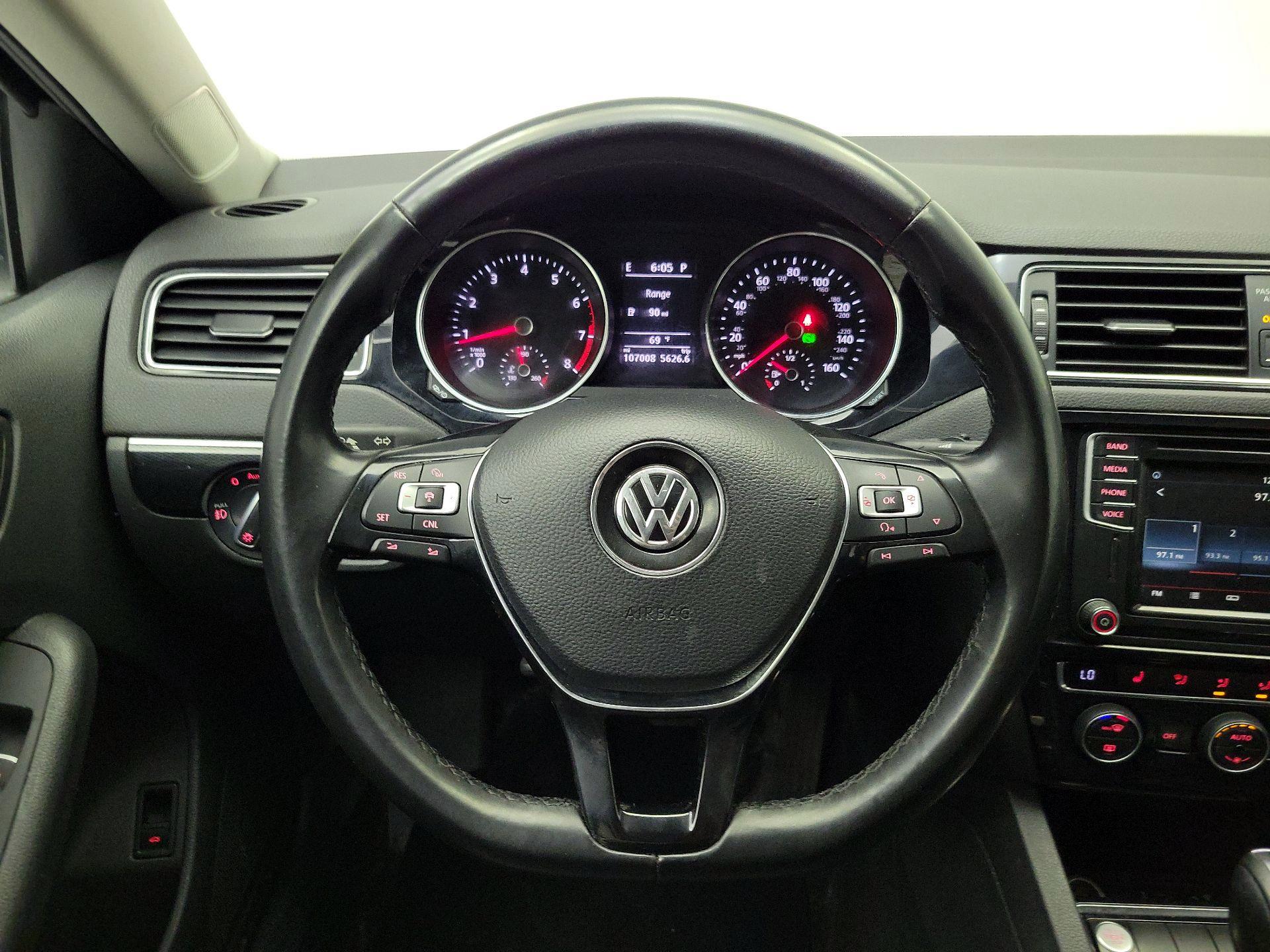 Thumbnail: 2017 Volkswagen Jetta - 10