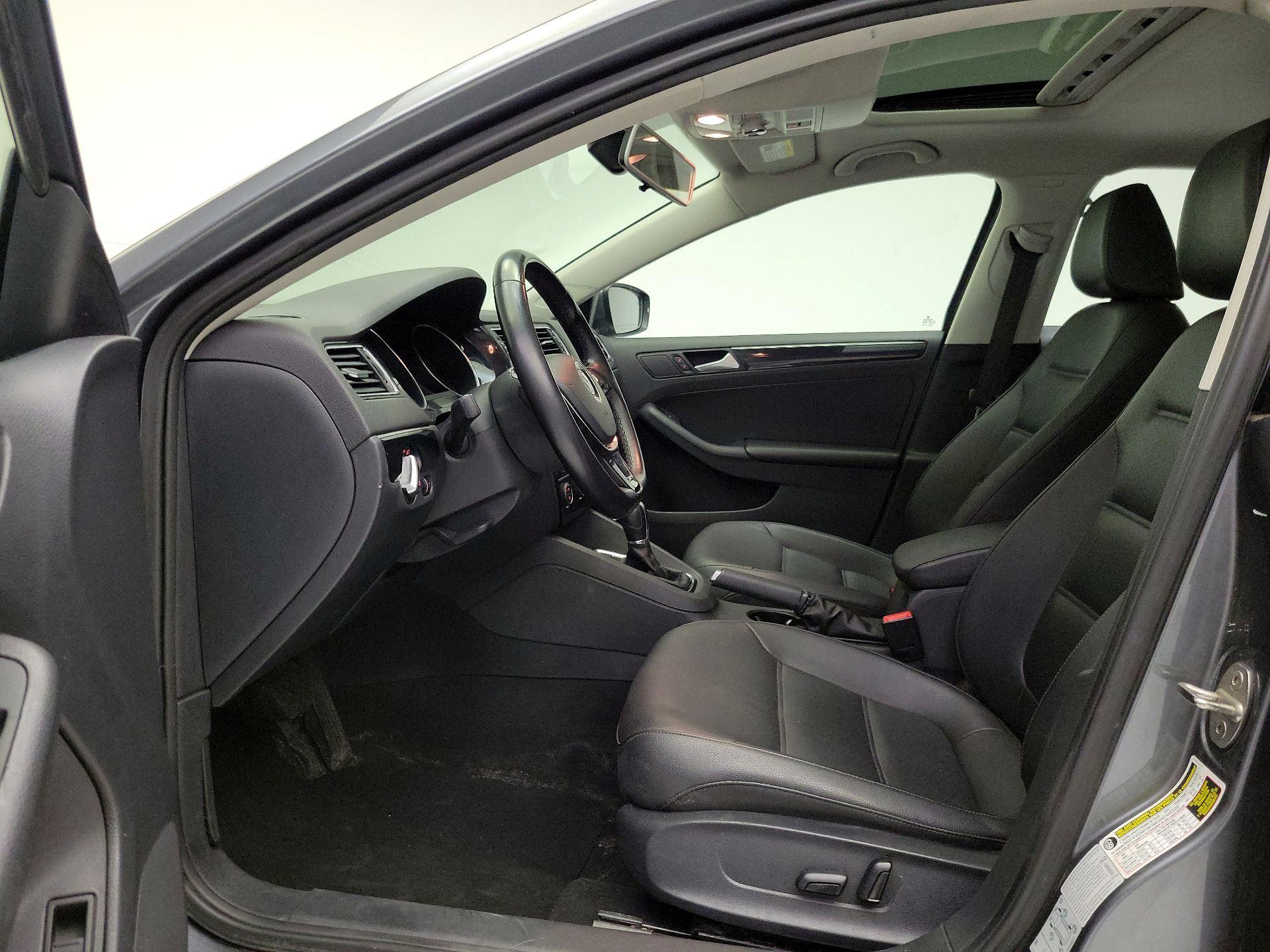 Thumbnail: 2017 Volkswagen Jetta - 11