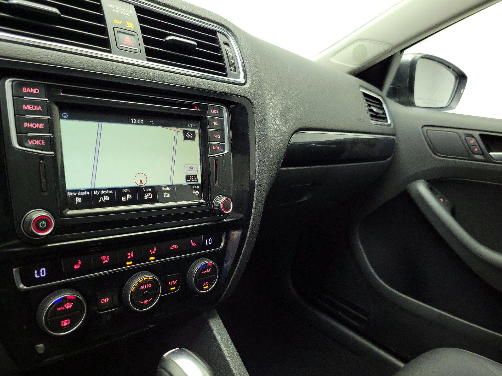 Thumbnail: 2017 Volkswagen Jetta - 14
