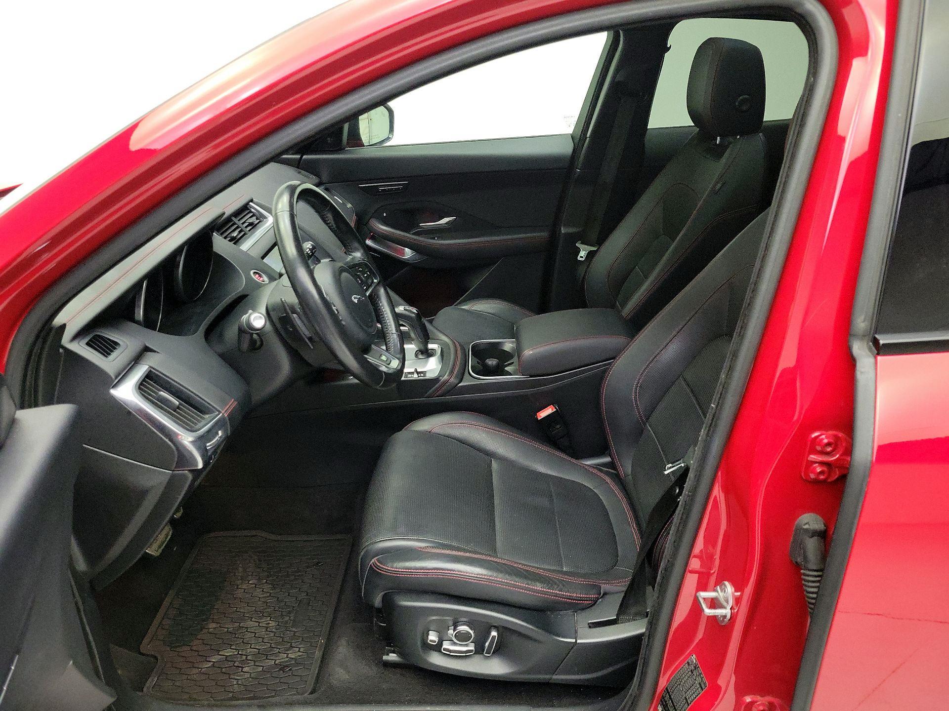 Thumbnail: 2018 Jaguar E-Pace - 11