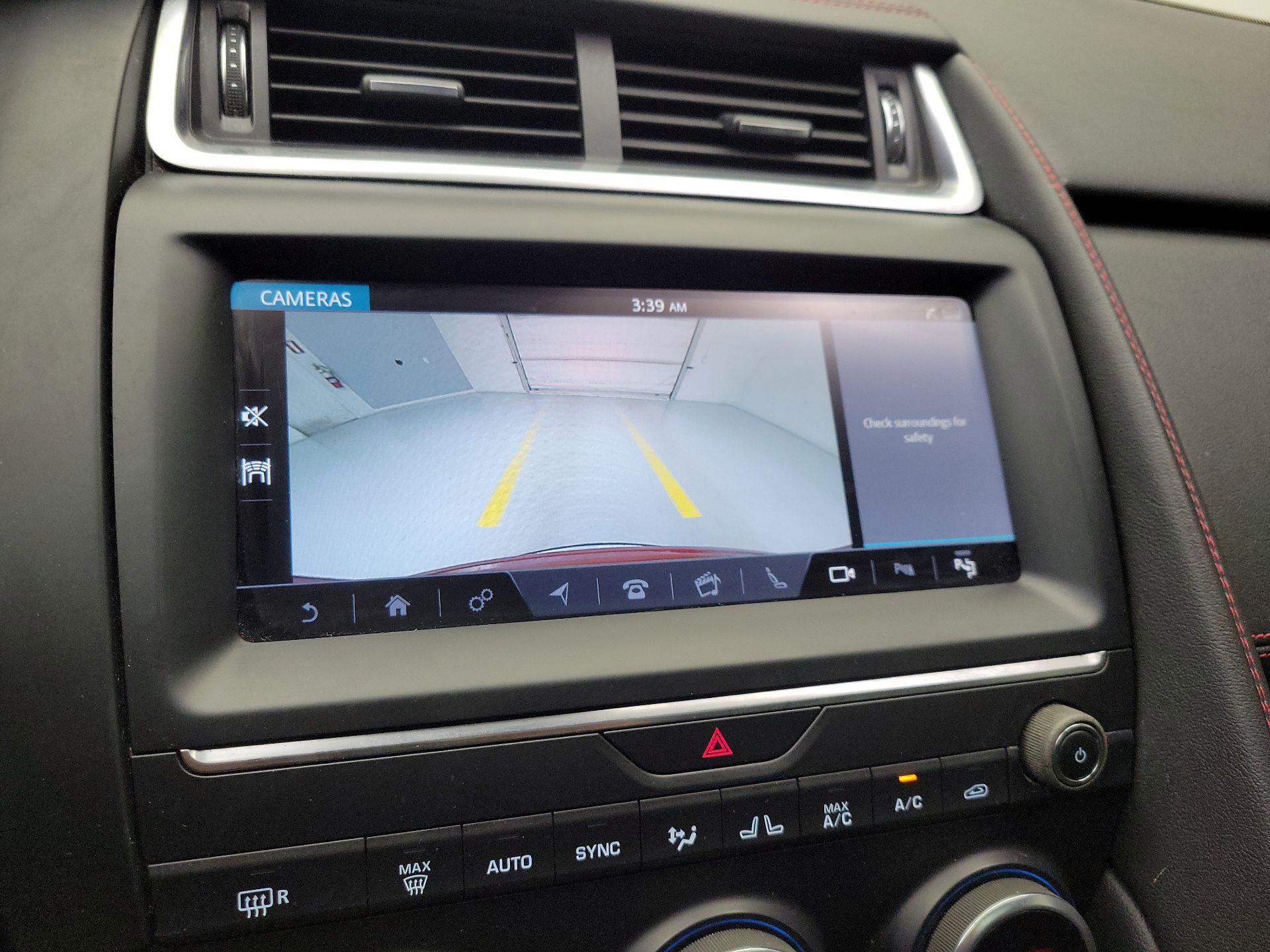 Thumbnail: 2018 Jaguar E-Pace - 15