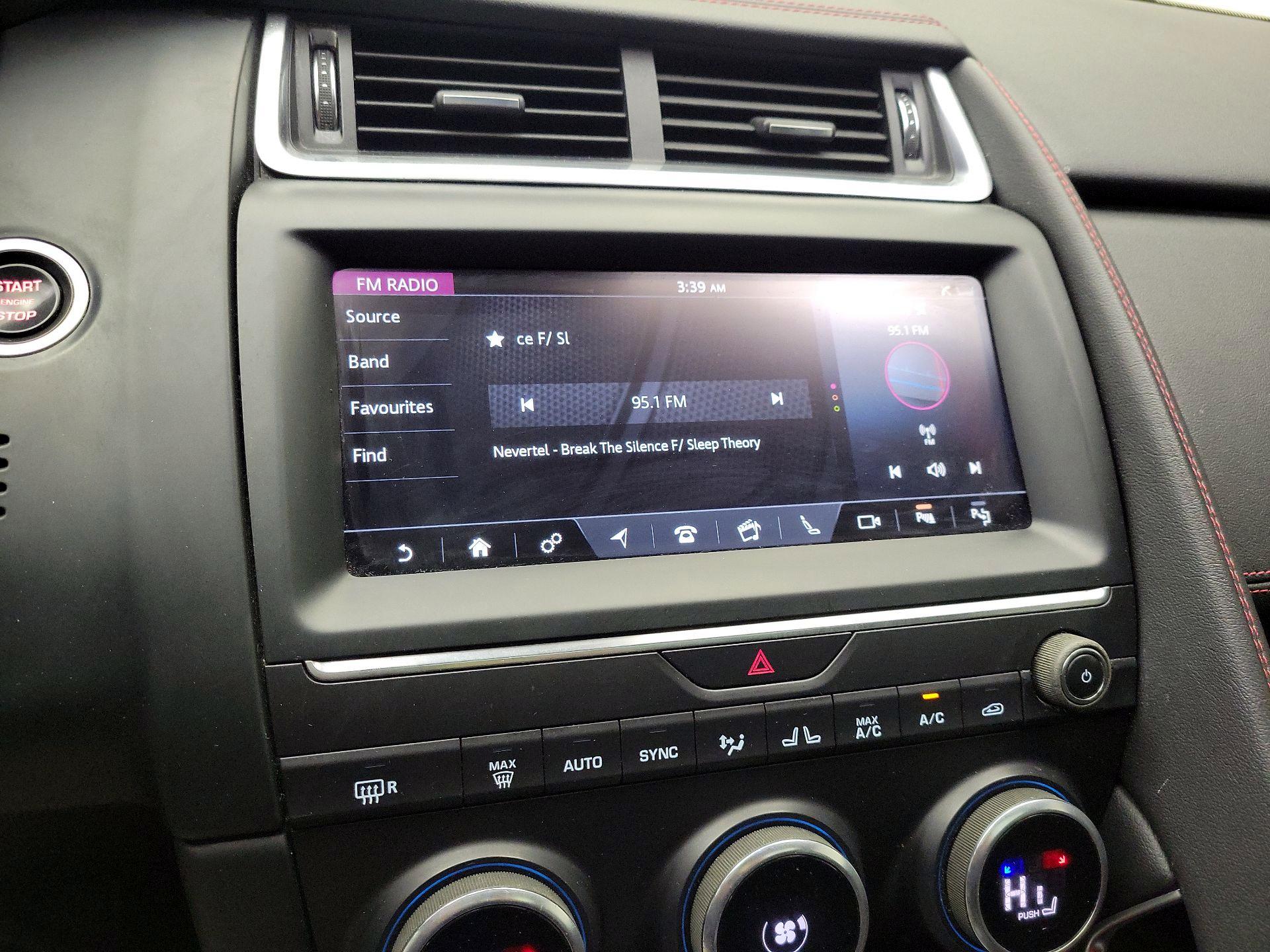 Thumbnail: 2018 Jaguar E-Pace - 16