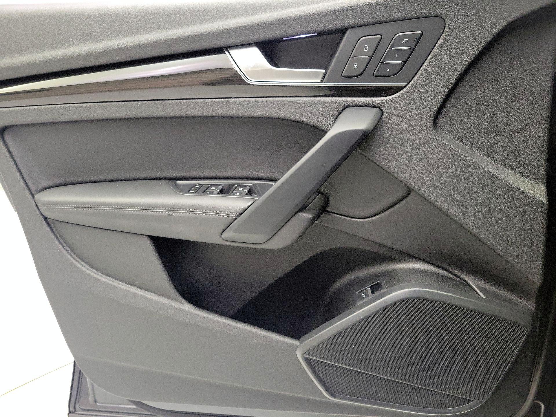 Thumbnail: 2020 Audi Q5 - 12