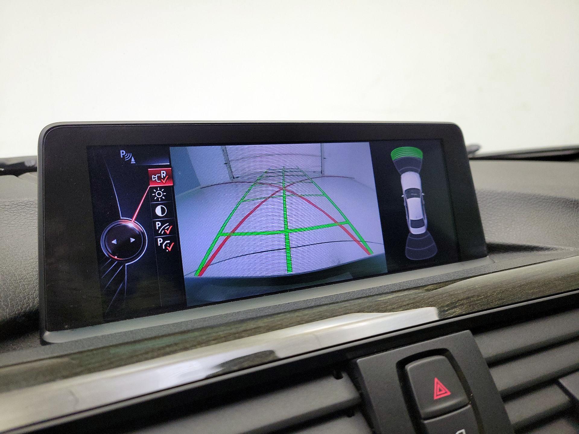 Thumbnail: 2015 BMW 3 Series - 15