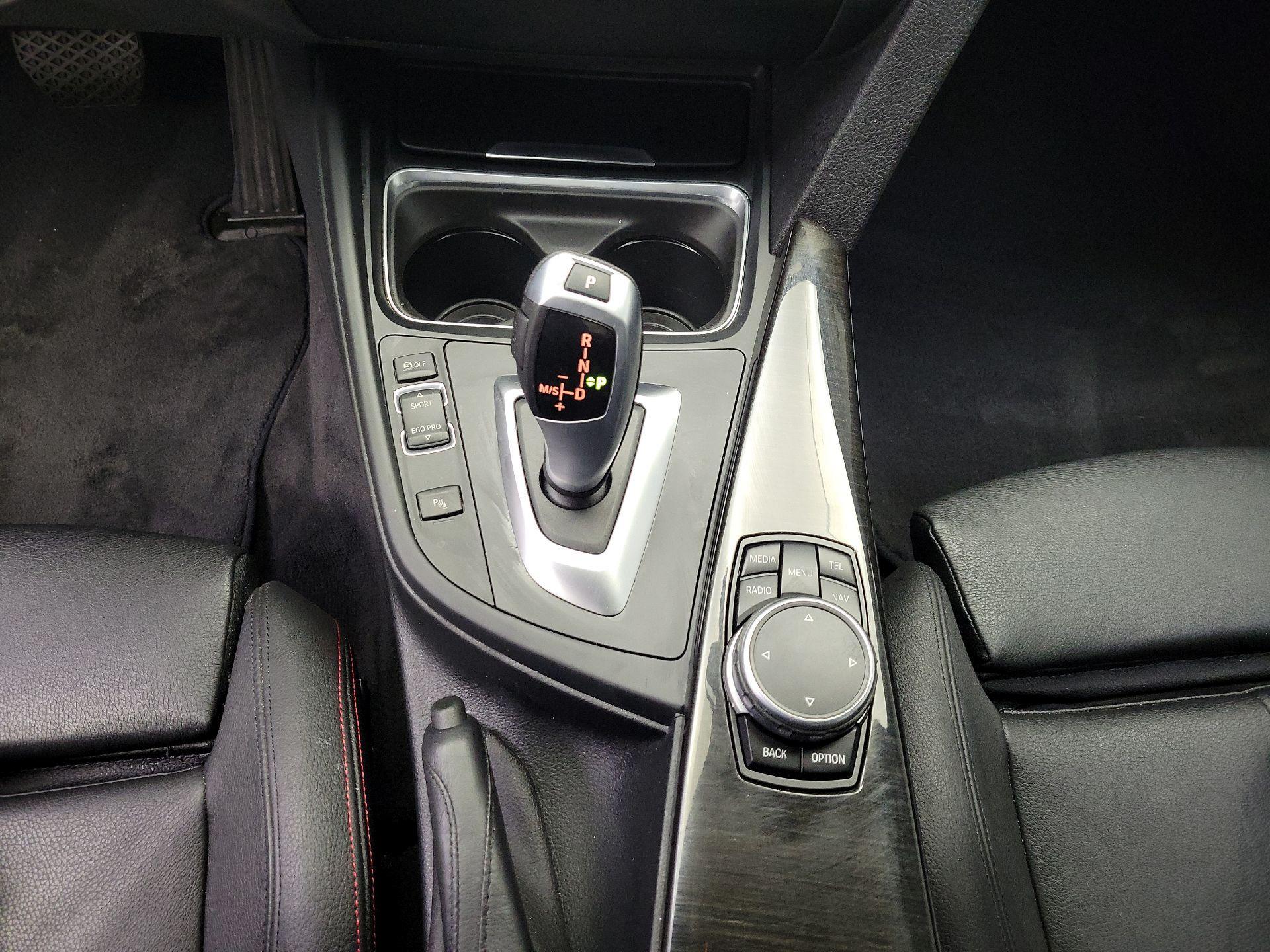 Thumbnail: 2015 BMW 3 Series - 18