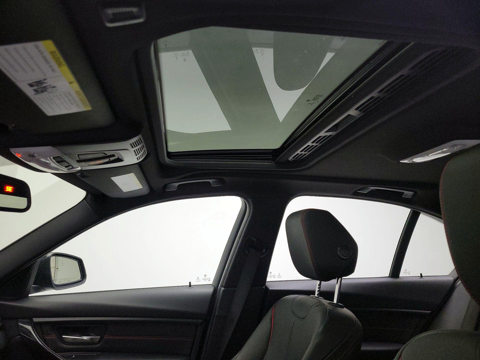 Thumbnail: 2015 BMW 3 Series - 20