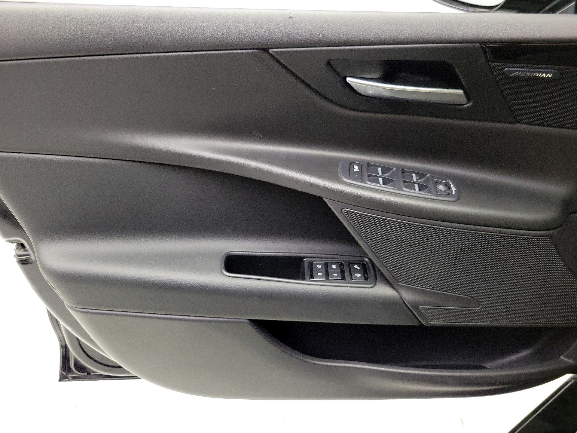 Thumbnail: 2017 Jaguar XE - 12