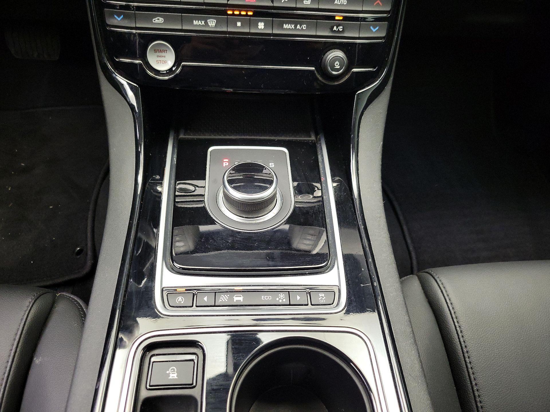 Thumbnail: 2017 Jaguar XE - 17