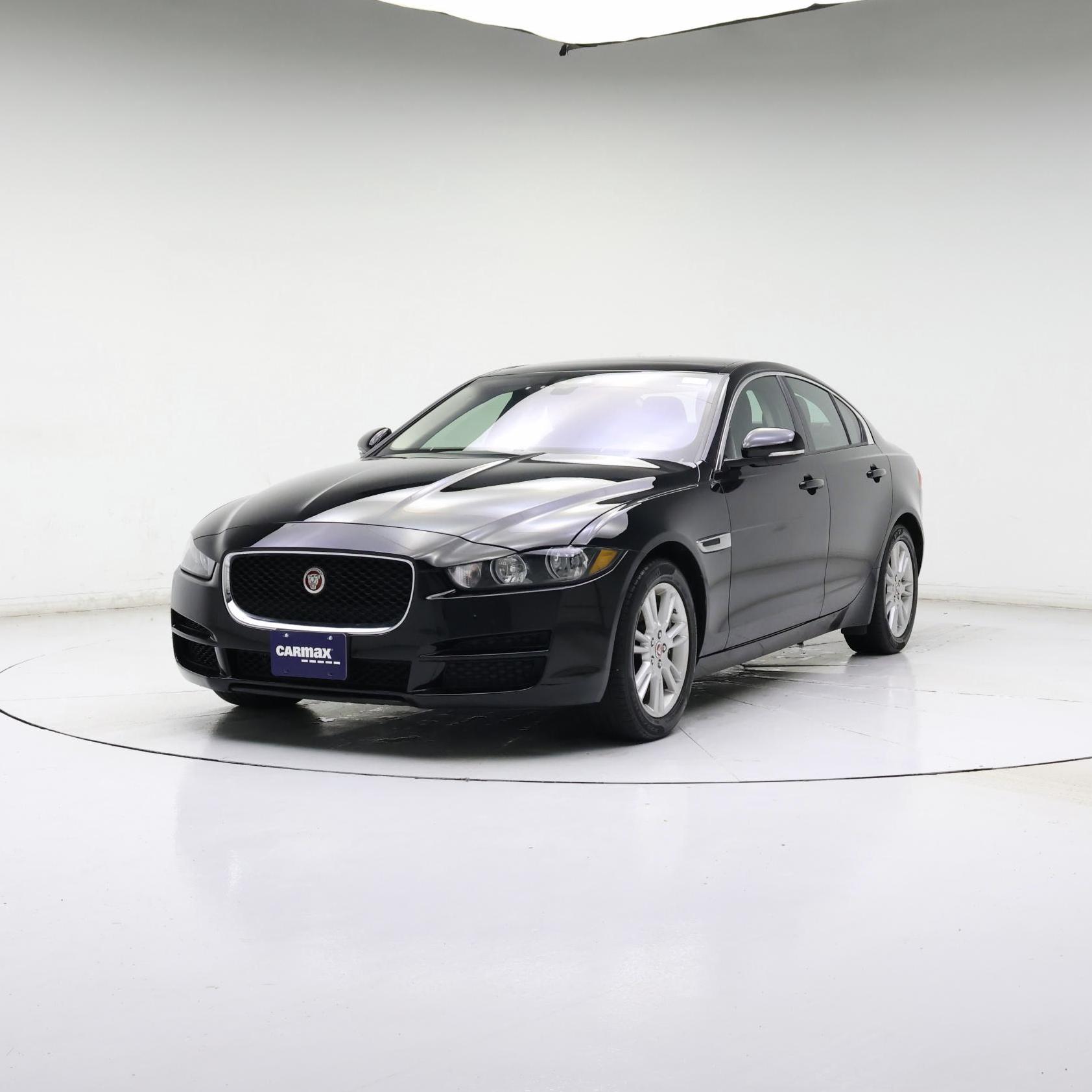 Thumbnail: 2017 Jaguar XE - 4