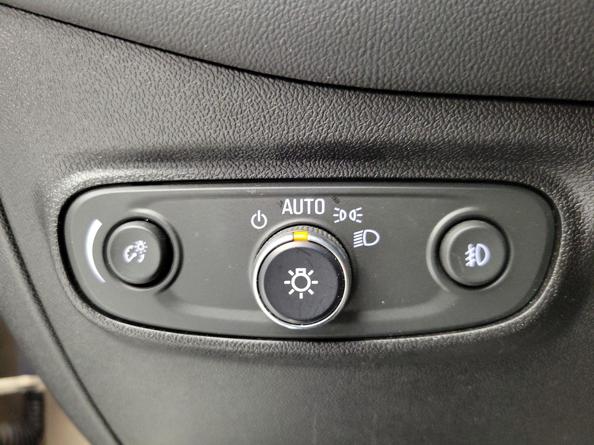 Thumbnail: 2018 Chevrolet Equinox - 13