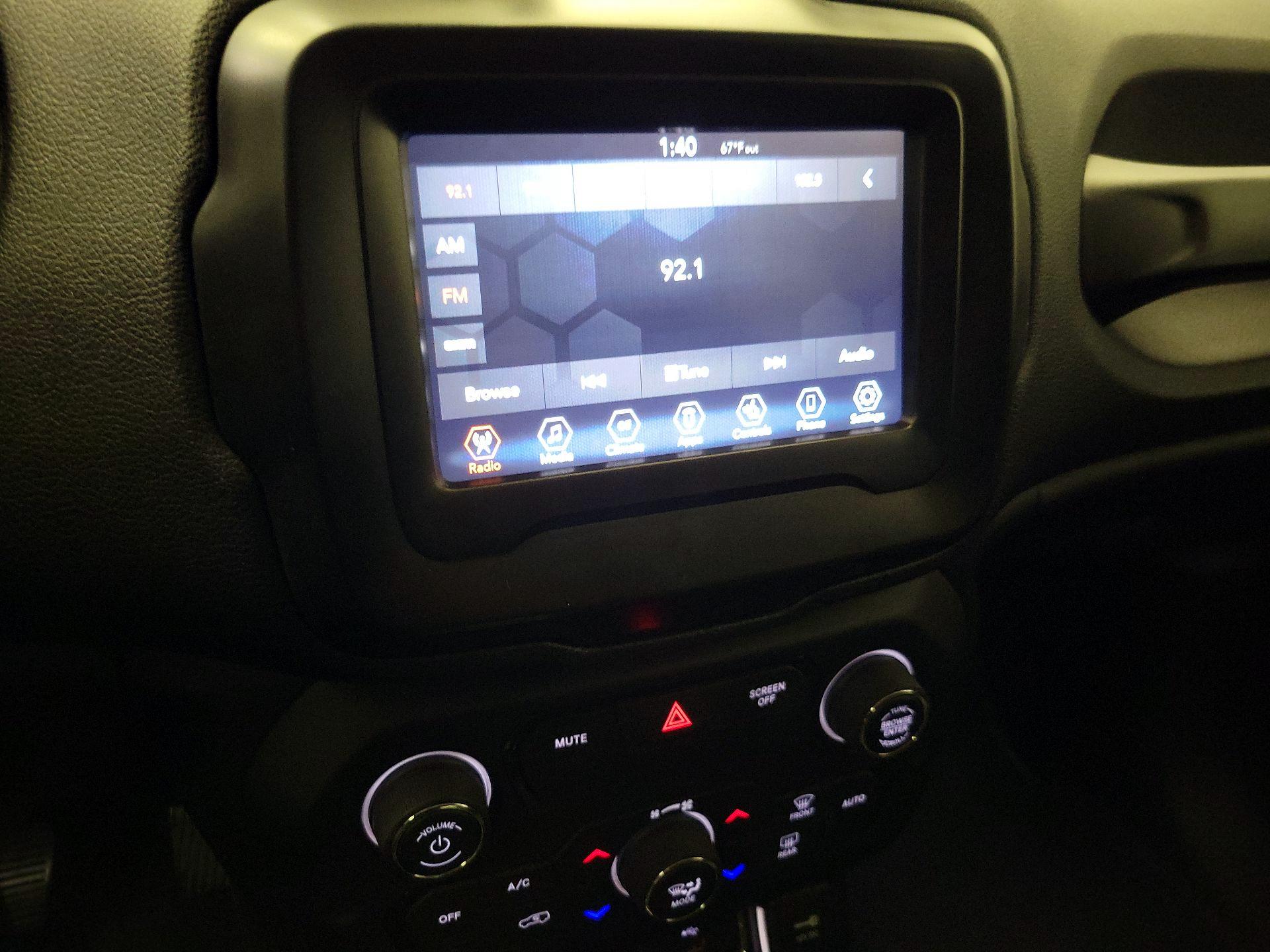 Thumbnail: 2018 Jeep Renegade - 15