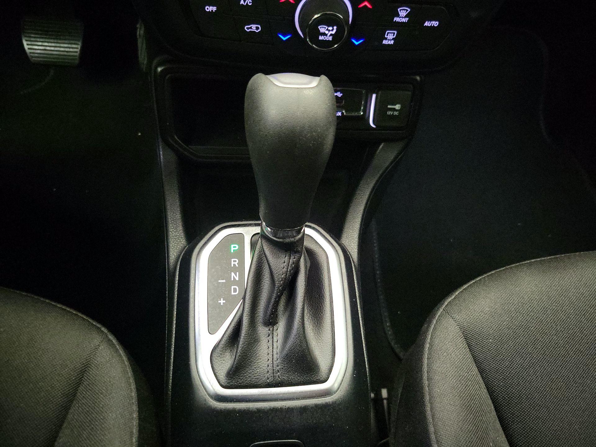 Thumbnail: 2018 Jeep Renegade - 17