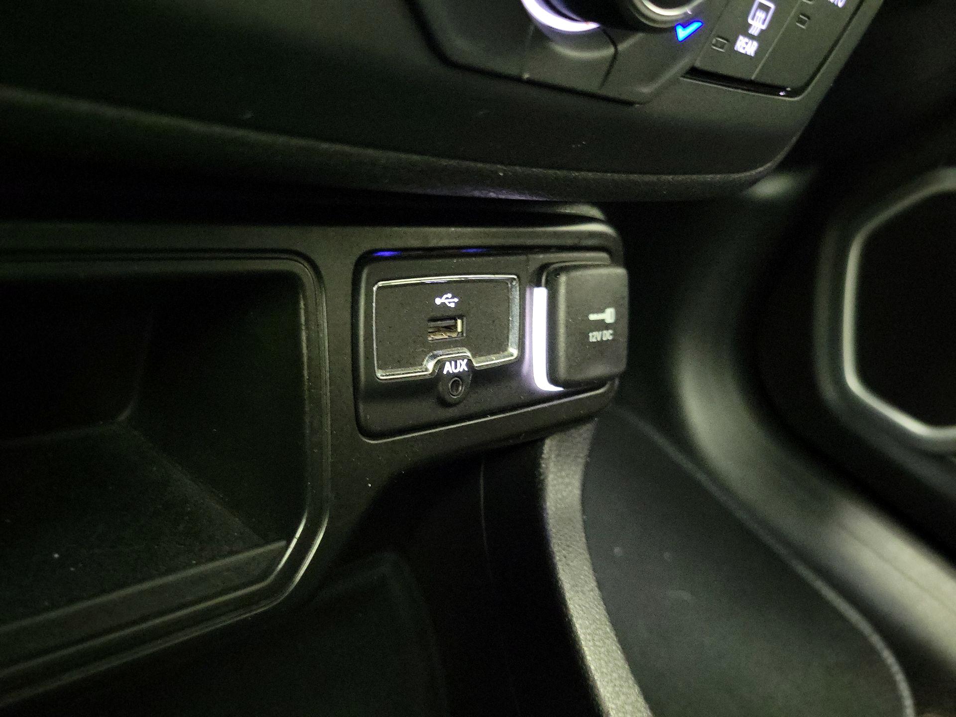 Thumbnail: 2018 Jeep Renegade - 18