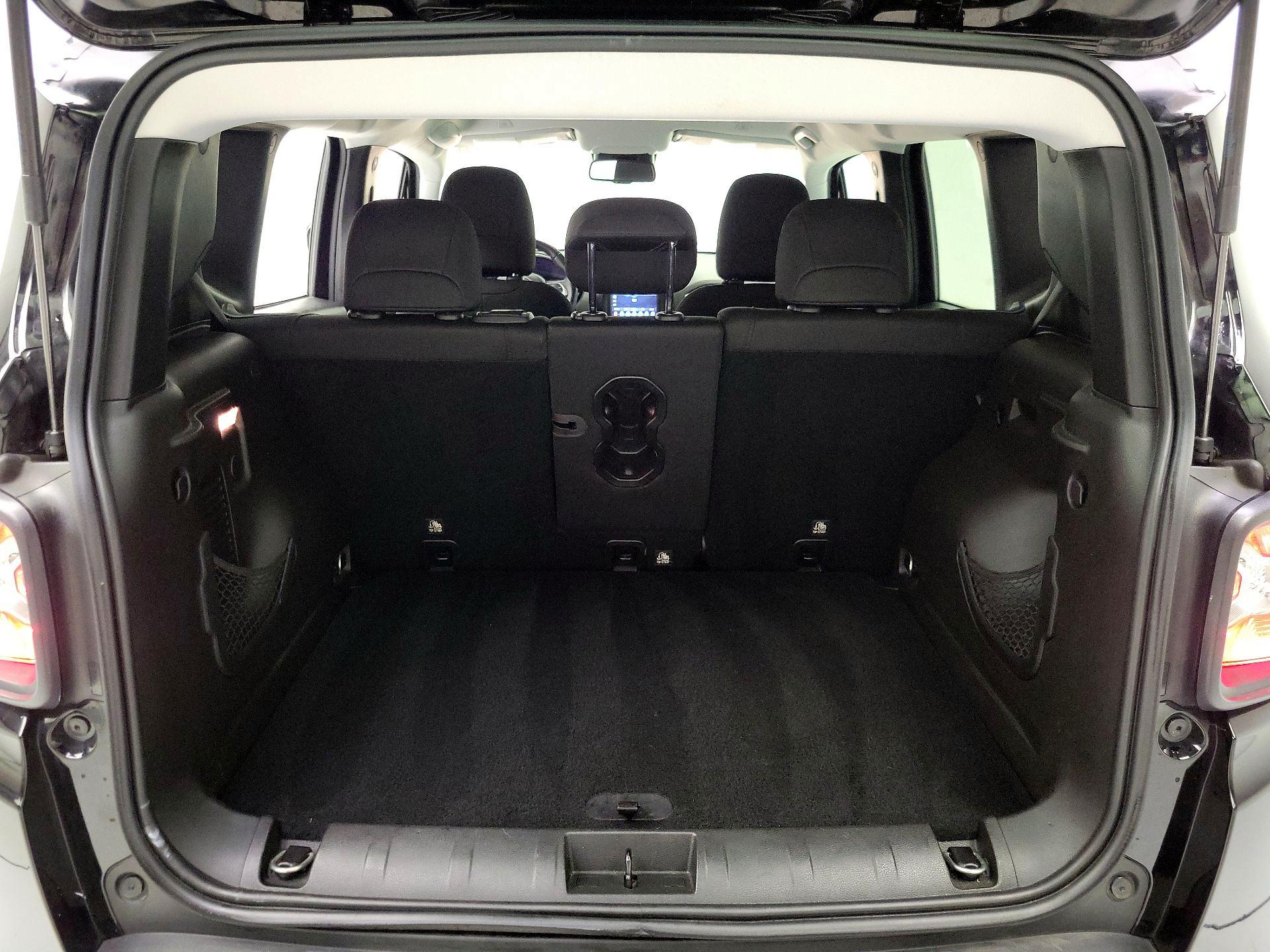 Thumbnail: 2018 Jeep Renegade - 20