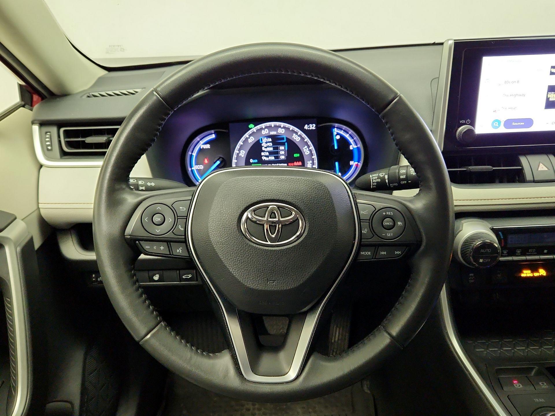 Thumbnail: 2024 Toyota RAV4 - 10