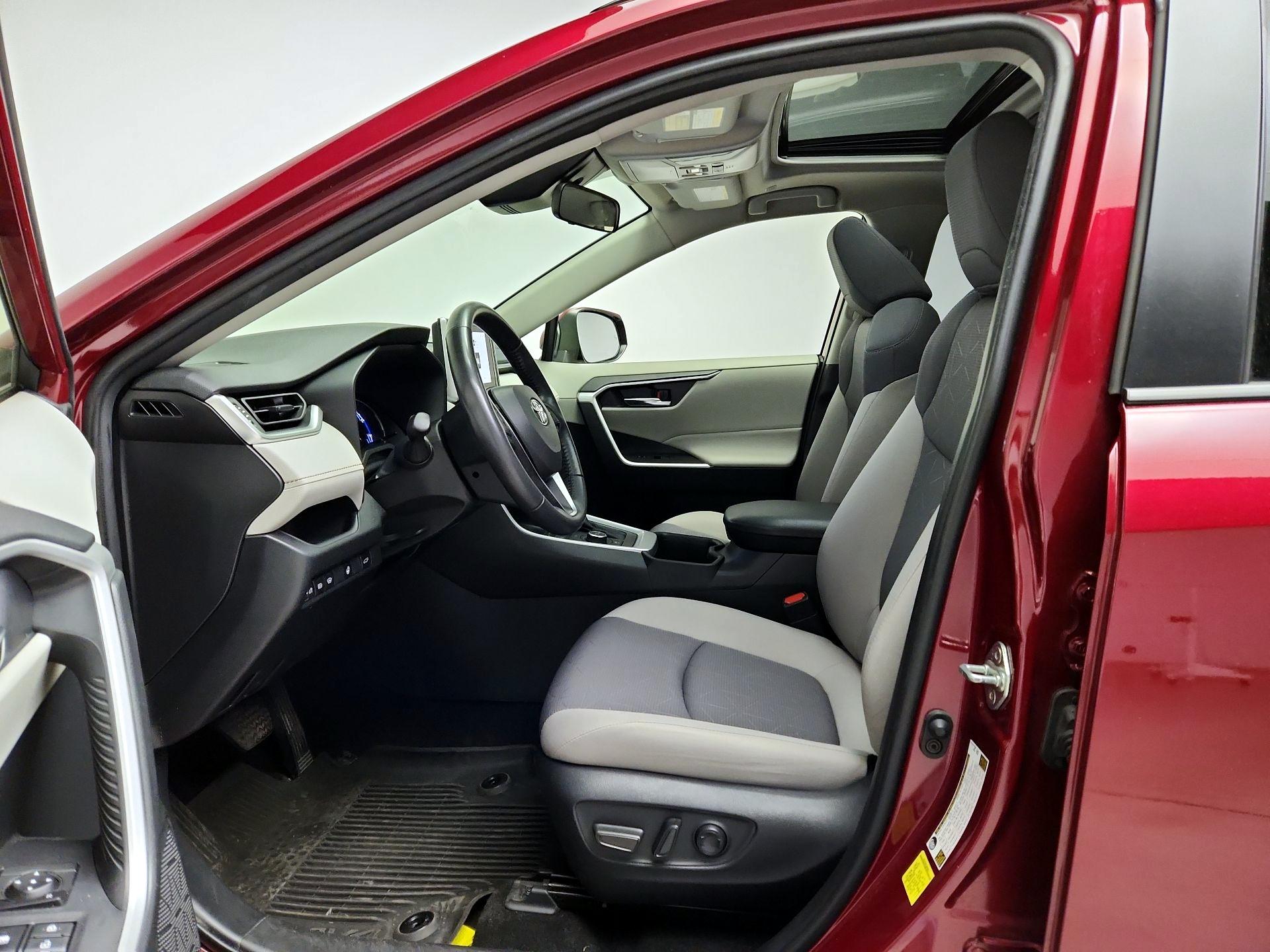 Thumbnail: 2024 Toyota RAV4 - 11