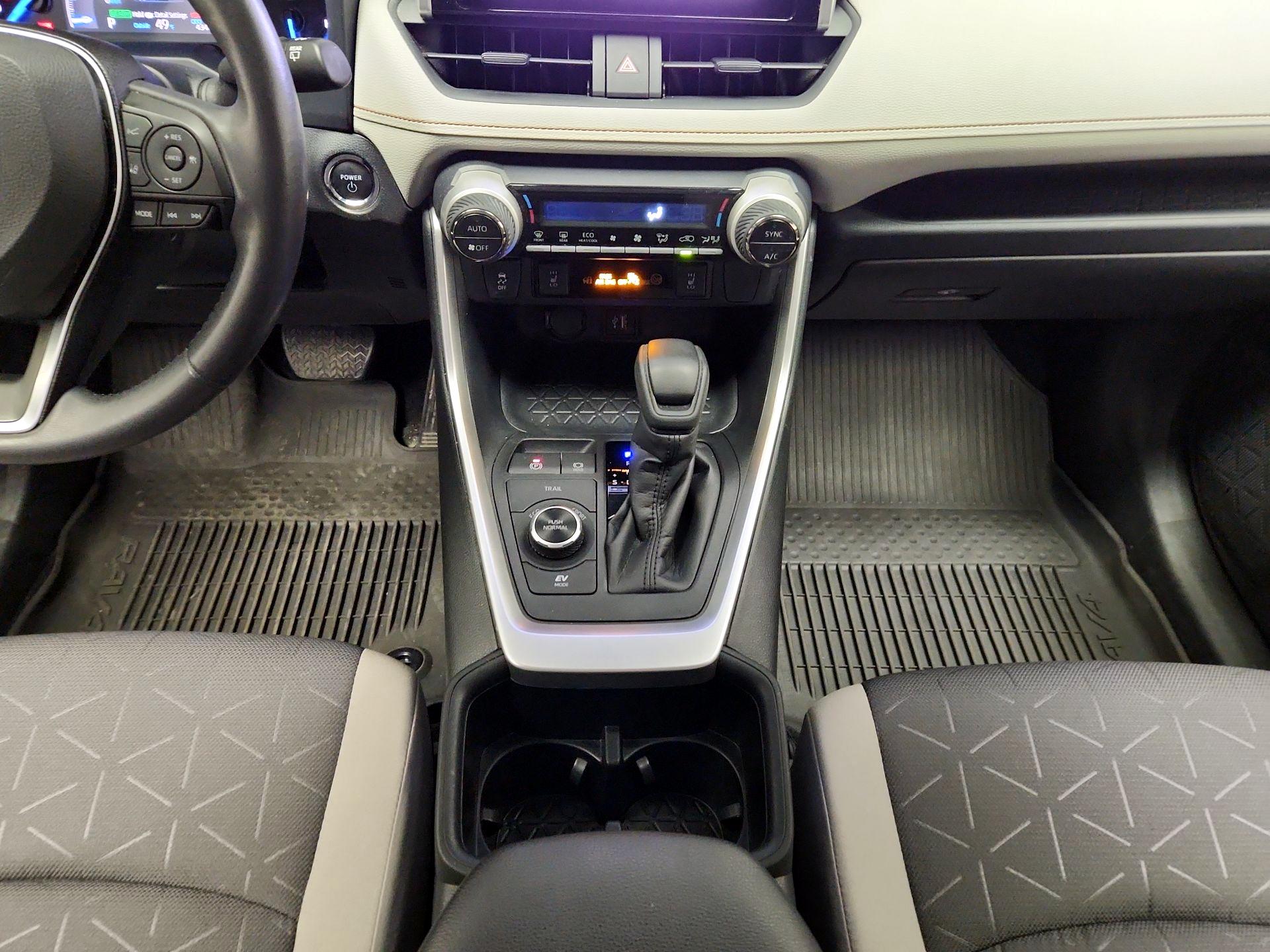 Thumbnail: 2024 Toyota RAV4 - 17