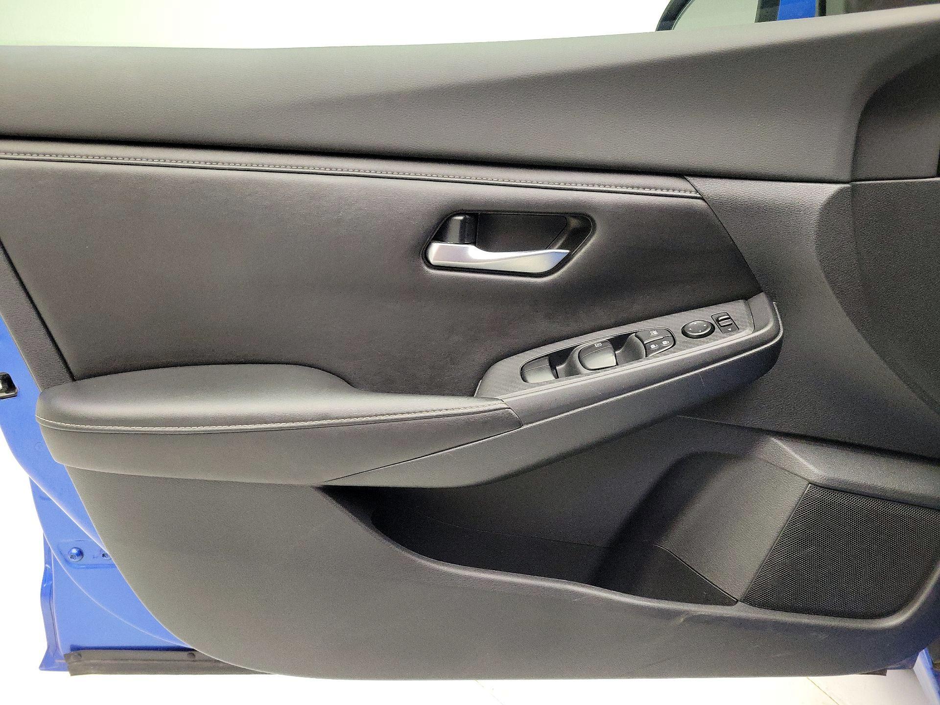 Thumbnail: 2021 Nissan Sentra - 12