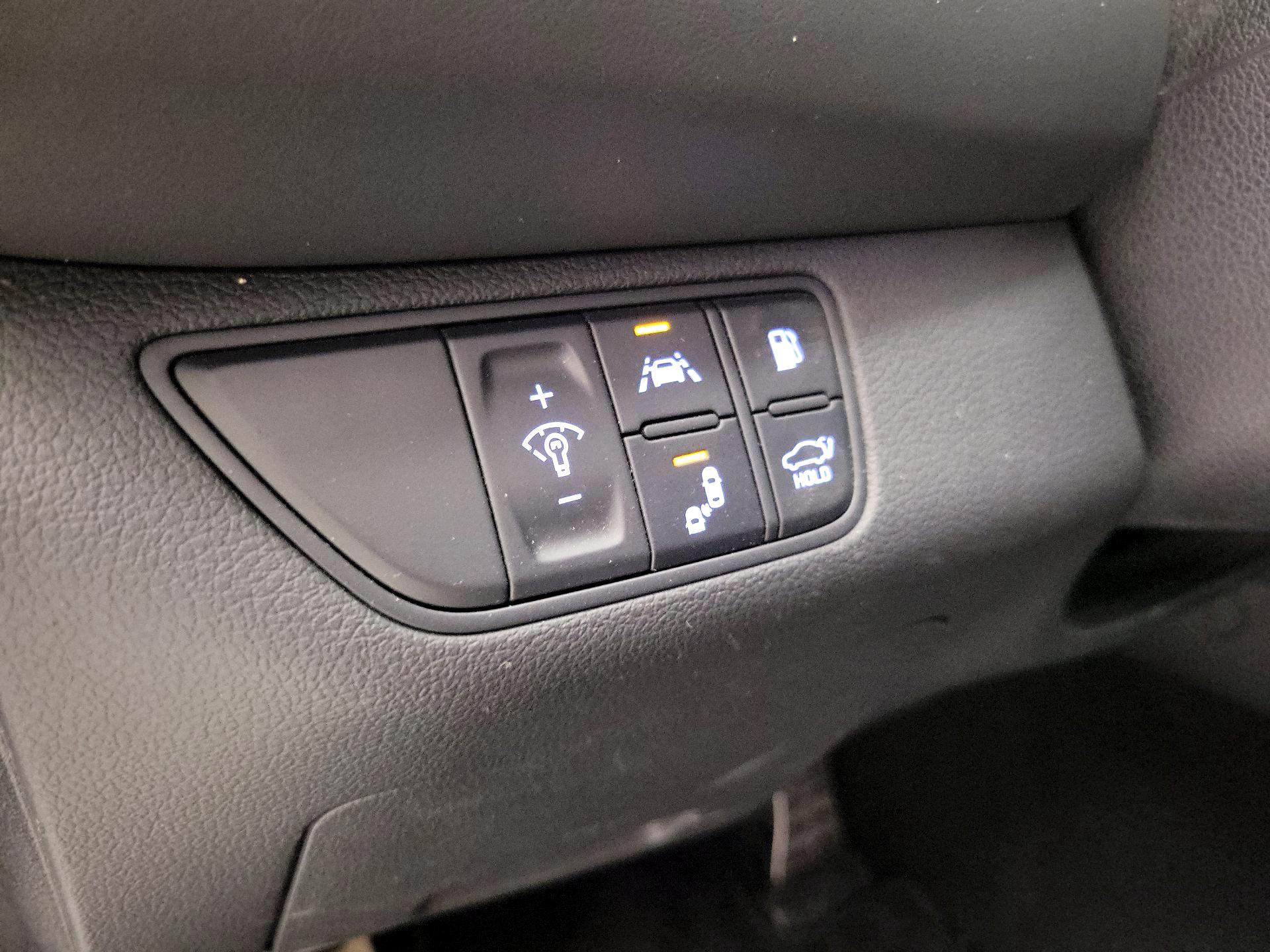 Thumbnail: 2020 Genesis G70 - 13