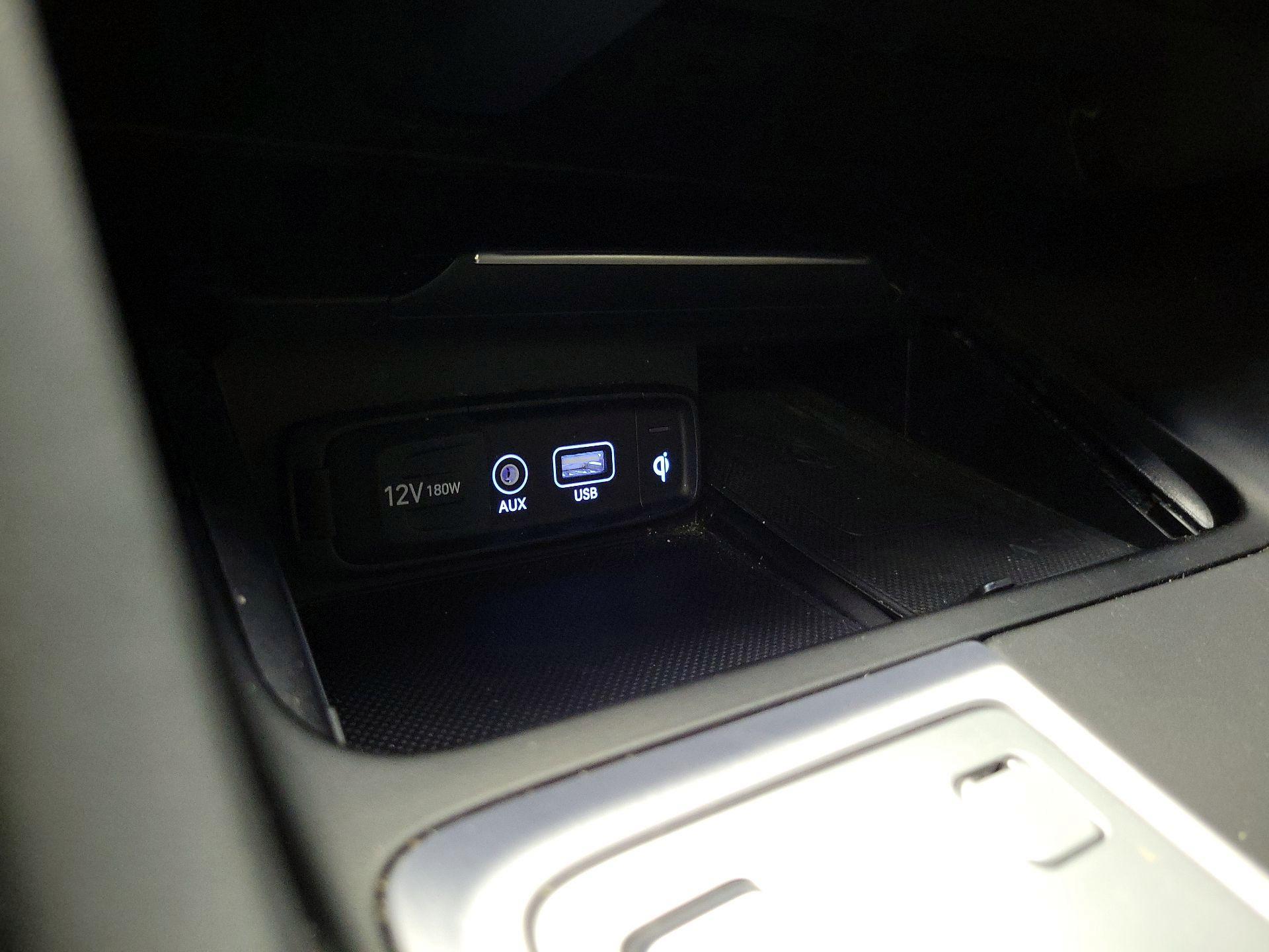 Thumbnail: 2020 Genesis G70 - 19