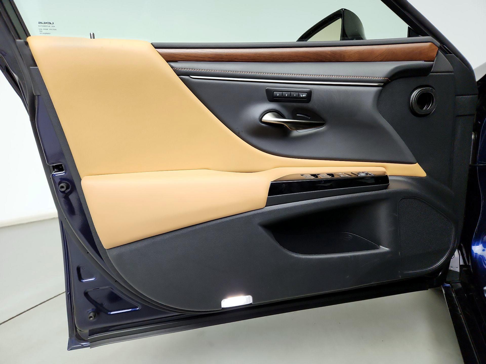 Thumbnail: 2024 Lexus ES - 12