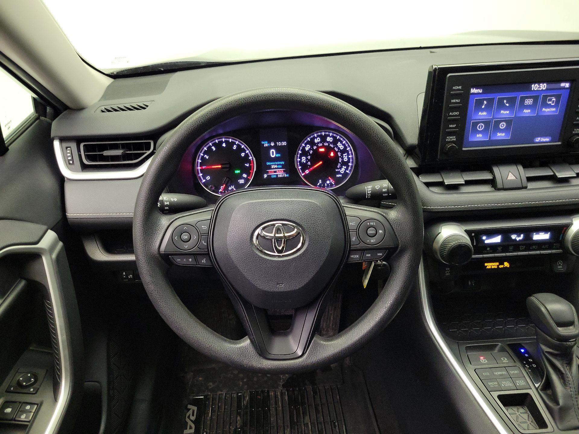 Thumbnail: 2019 Toyota RAV4 - 10