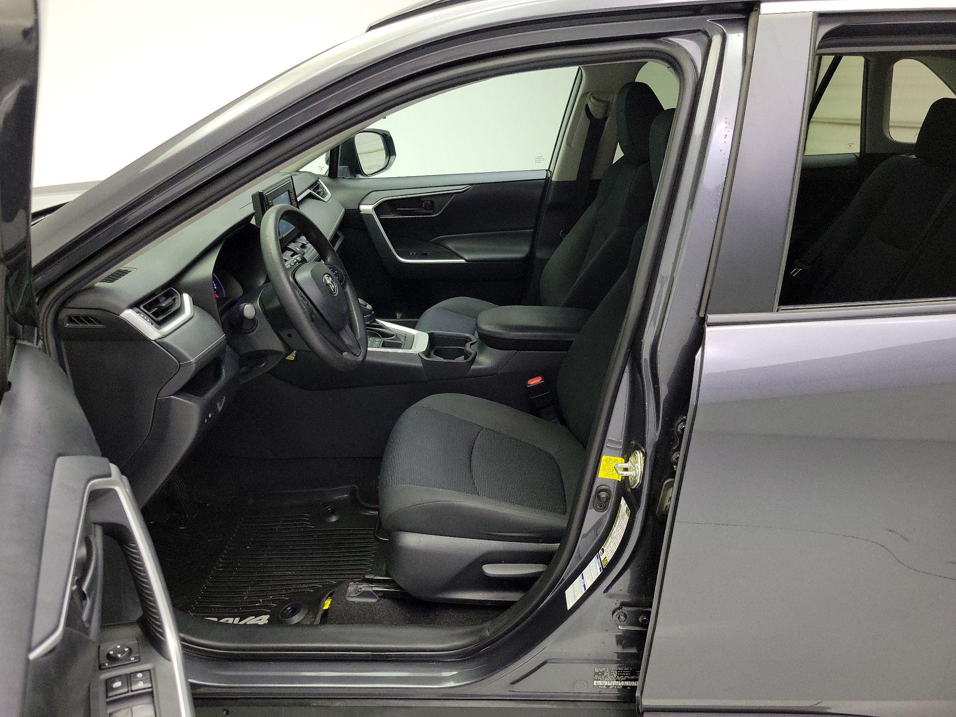 Thumbnail: 2019 Toyota RAV4 - 11