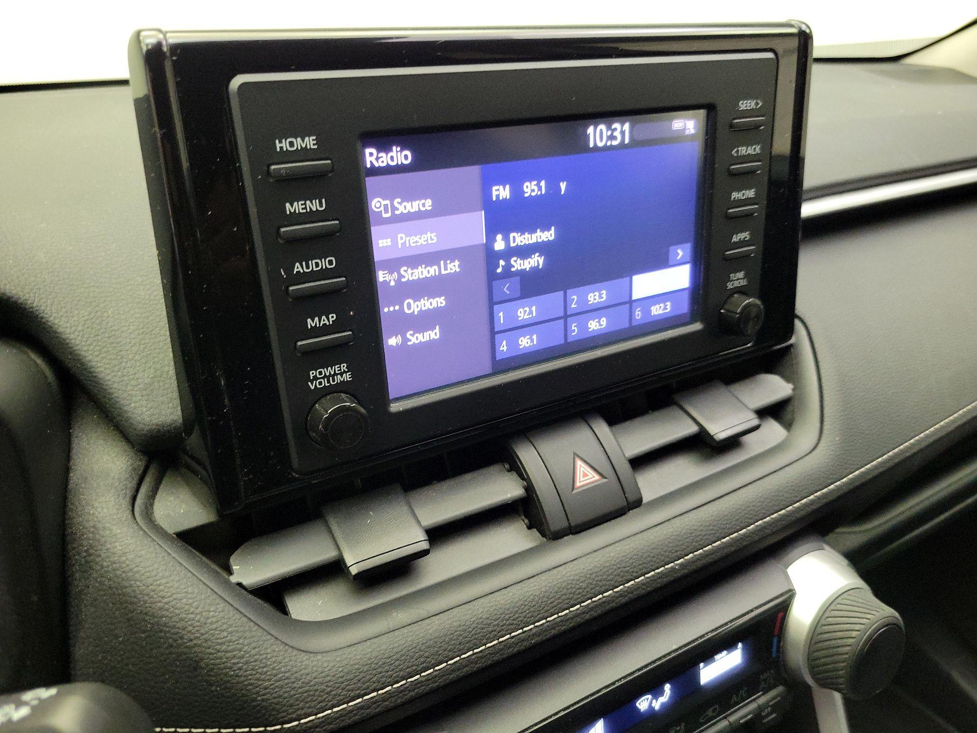 Thumbnail: 2019 Toyota RAV4 - 15