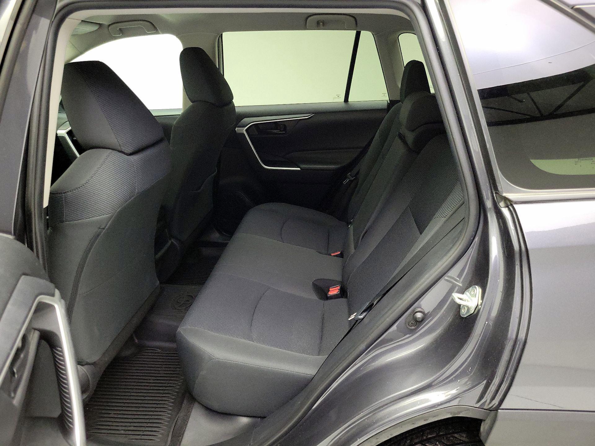 Thumbnail: 2019 Toyota RAV4 - 19