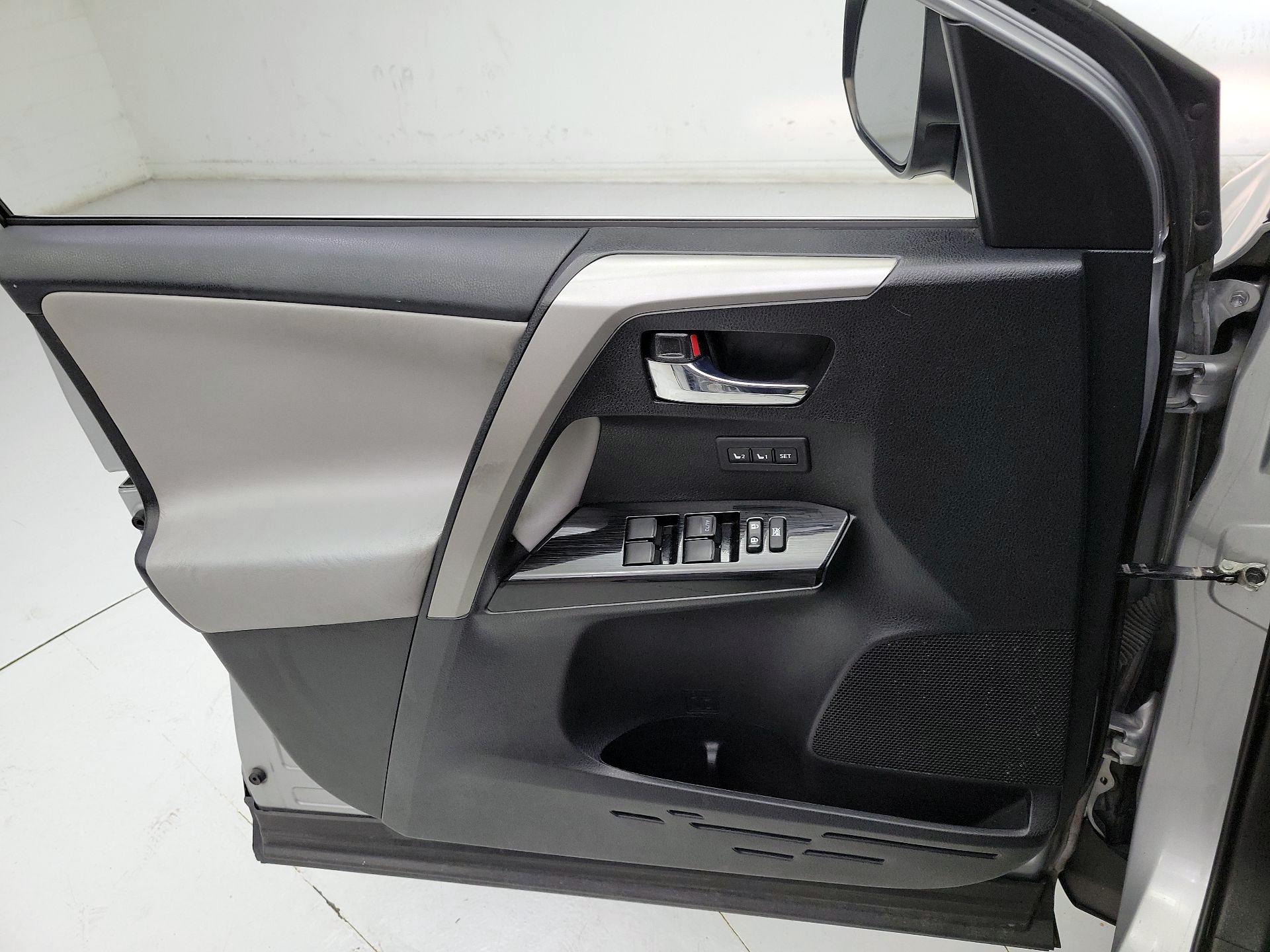 Thumbnail: 2017 Toyota RAV4 - 12