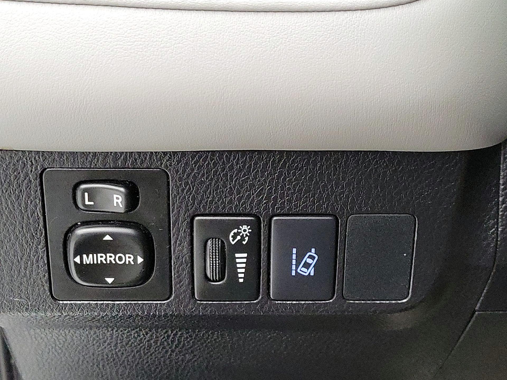 Thumbnail: 2017 Toyota RAV4 - 13