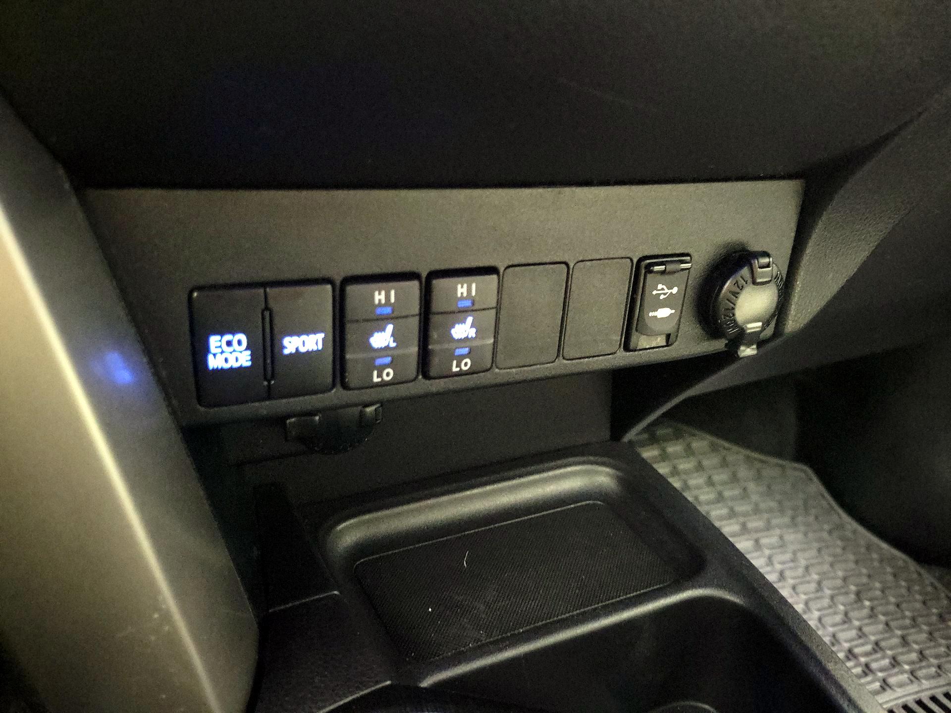 Thumbnail: 2017 Toyota RAV4 - 19