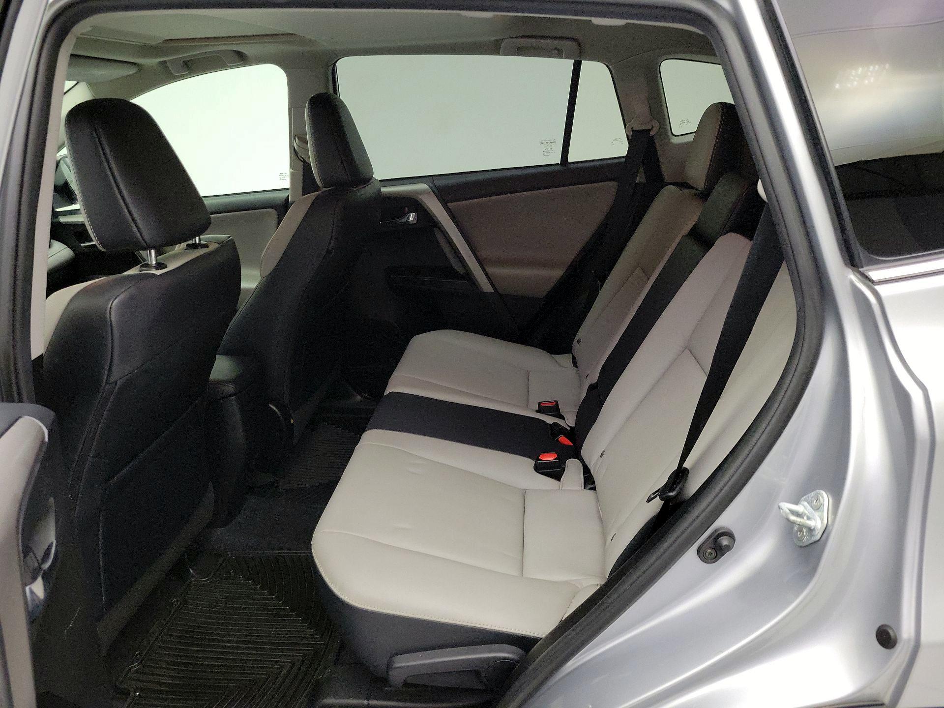 Thumbnail: 2017 Toyota RAV4 - 20