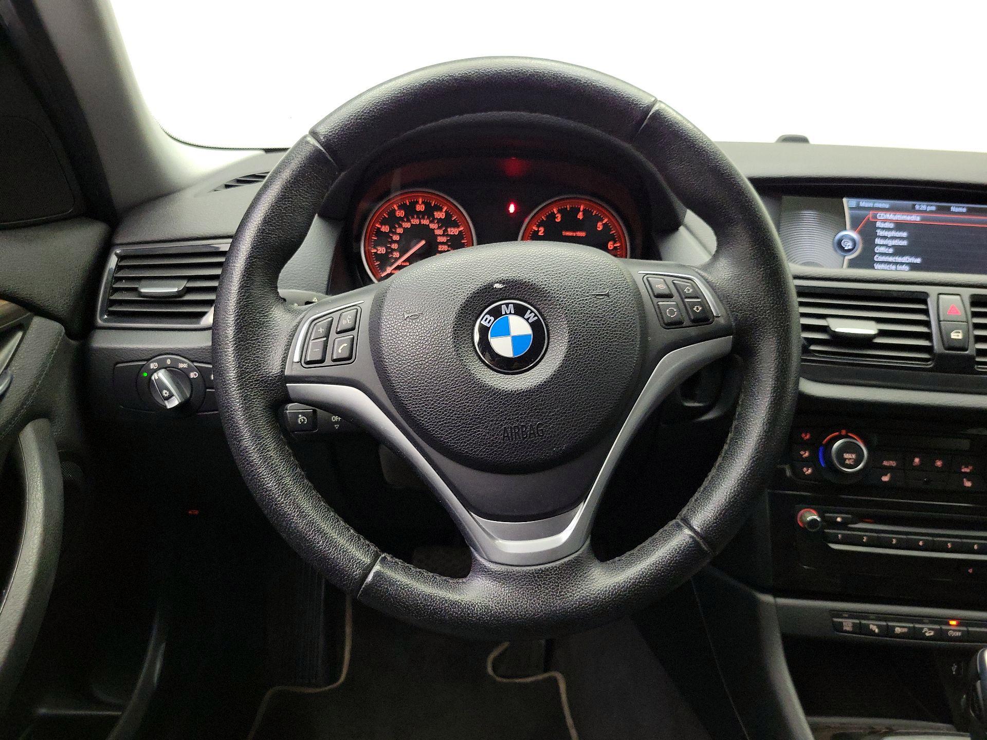 Thumbnail: 2015 BMW X1 - 10