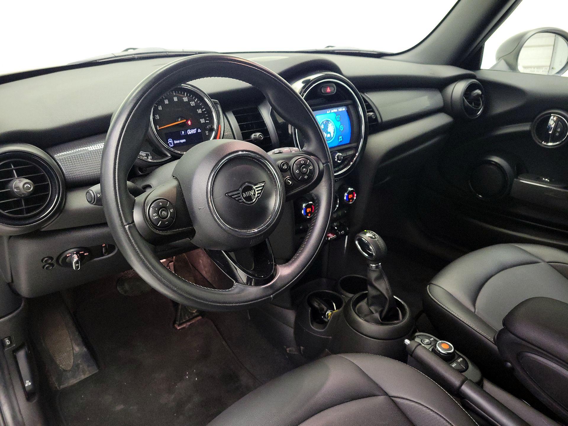 Thumbnail: 2019 MINI Cooper Hardtop - 9