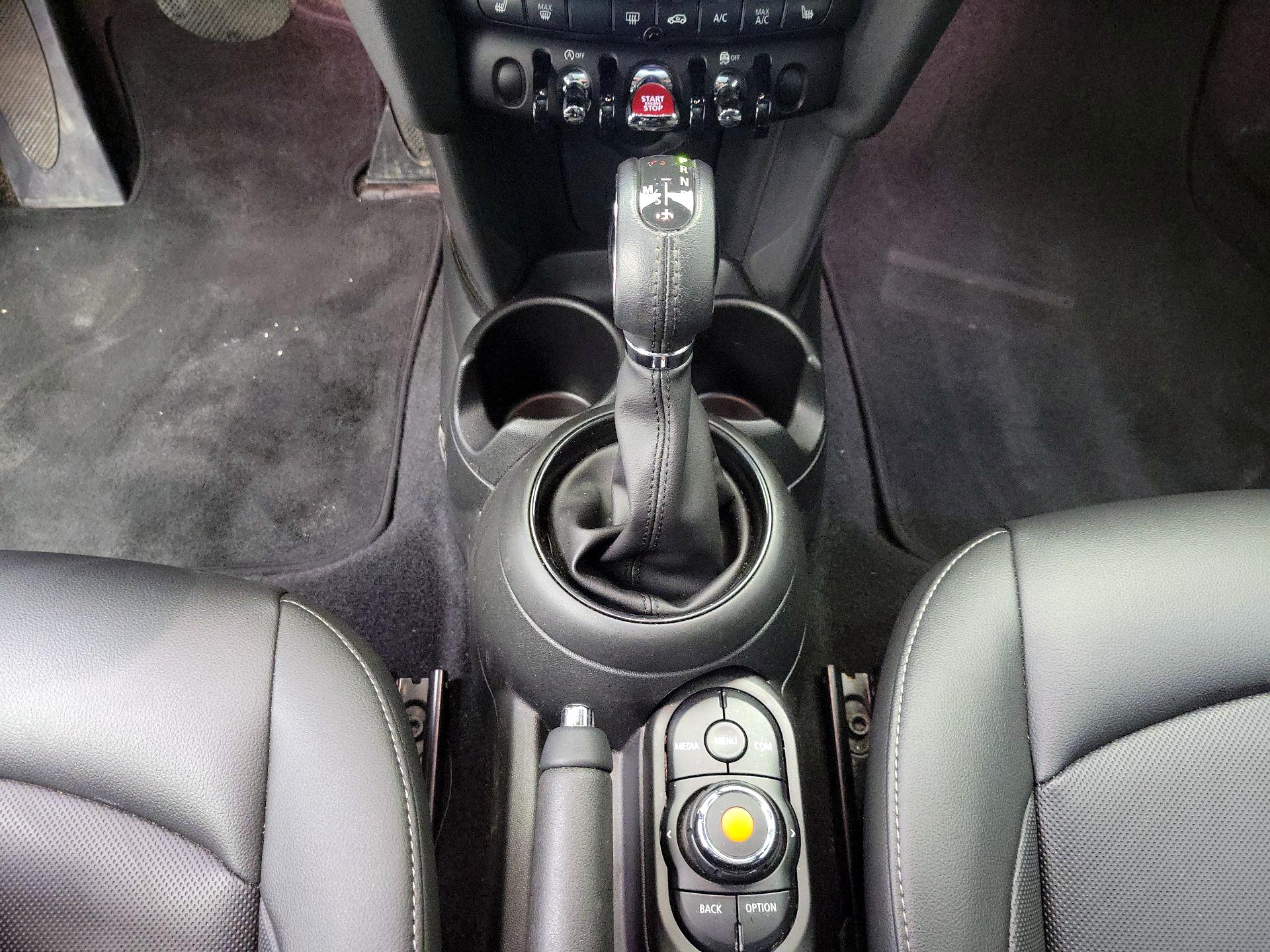 Thumbnail: 2019 MINI Cooper Hardtop - 17