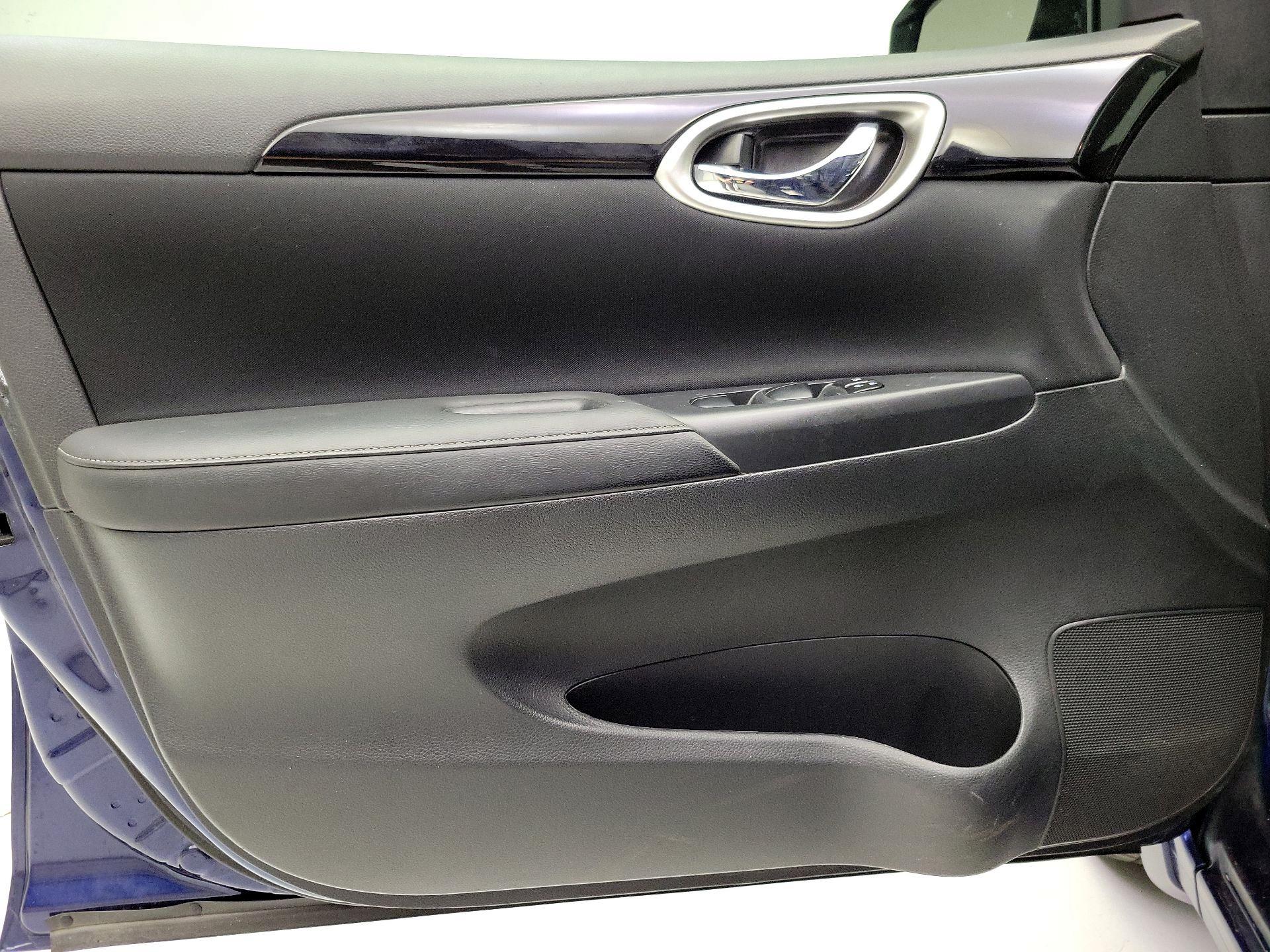 Thumbnail: 2017 Nissan Sentra - 12