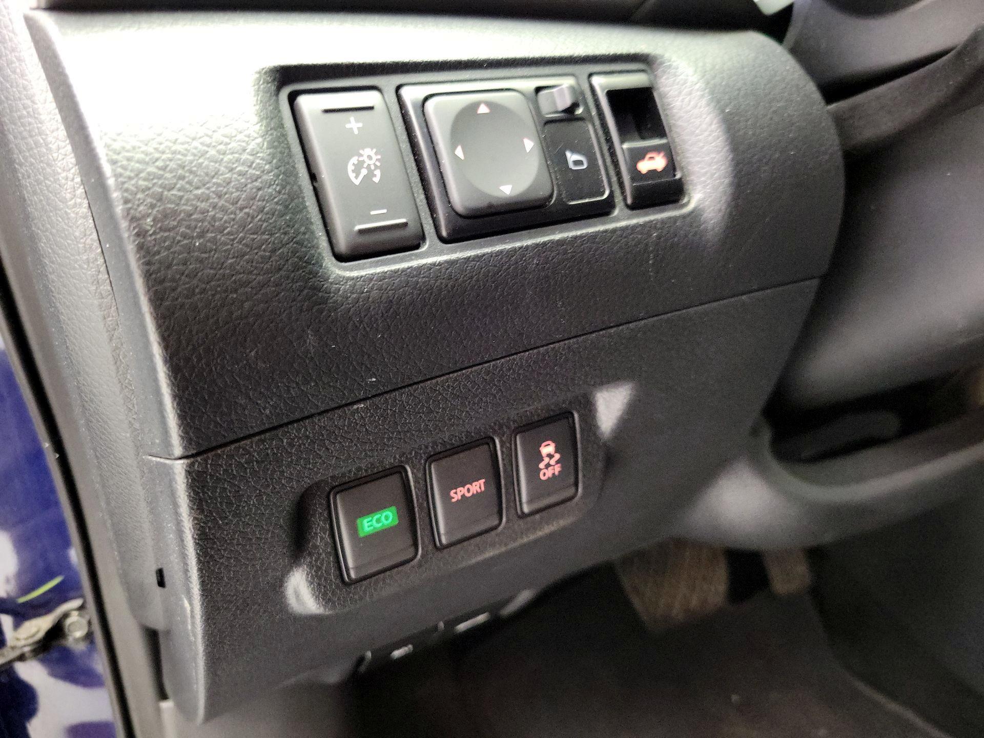 Thumbnail: 2017 Nissan Sentra - 13