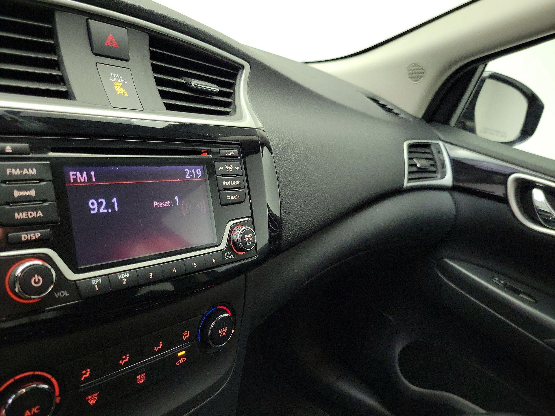 Thumbnail: 2017 Nissan Sentra - 15