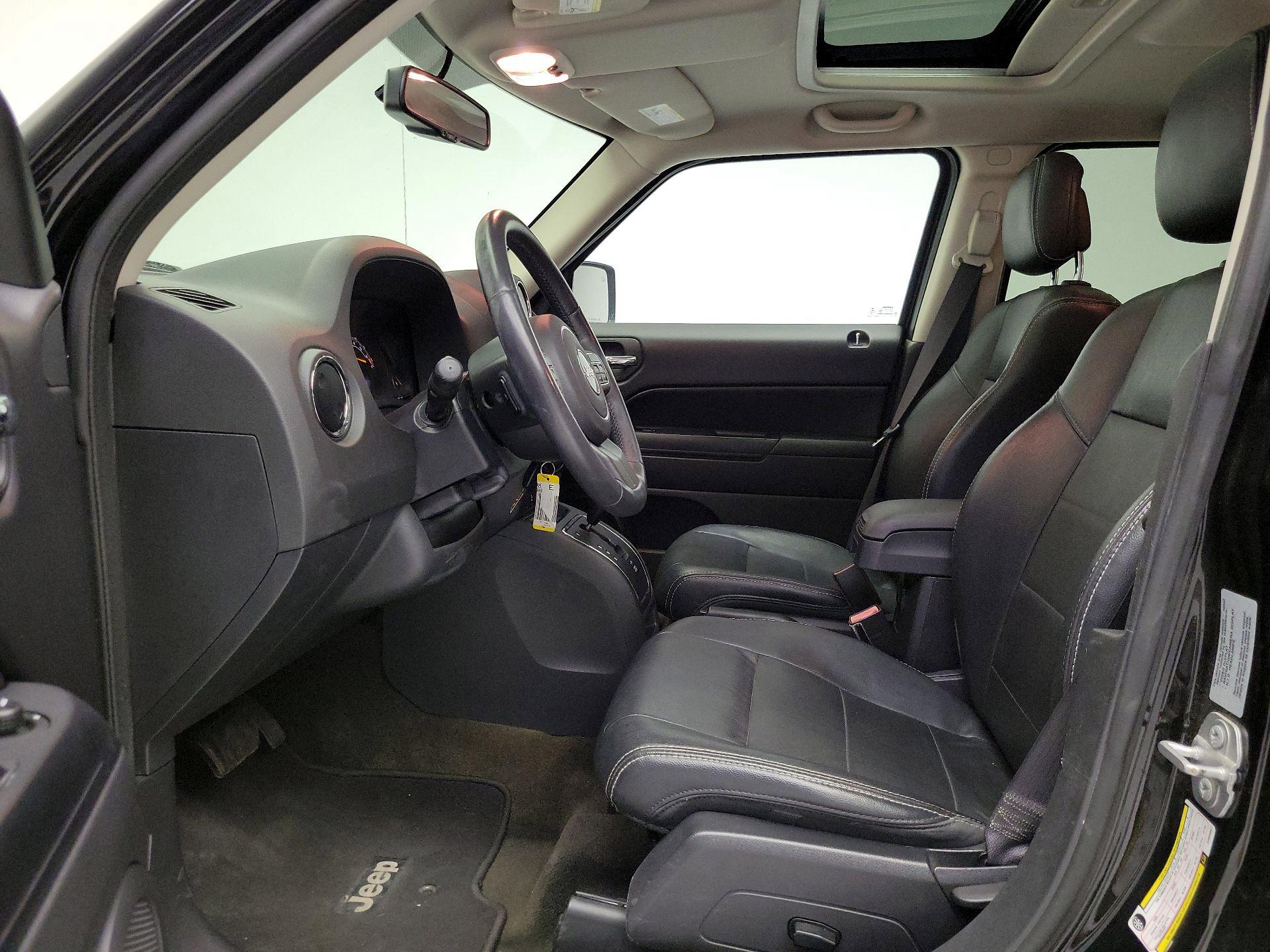 Thumbnail: 2016 Jeep Patriot - 11