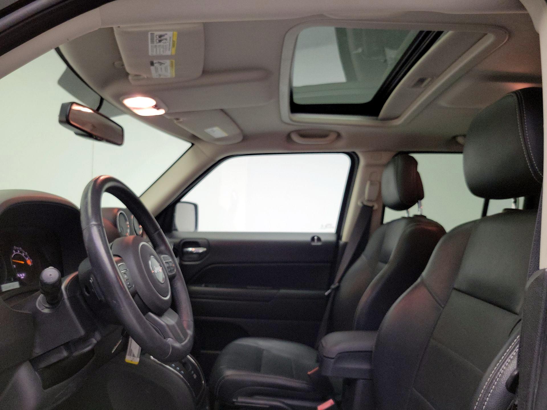 Thumbnail: 2016 Jeep Patriot - 17