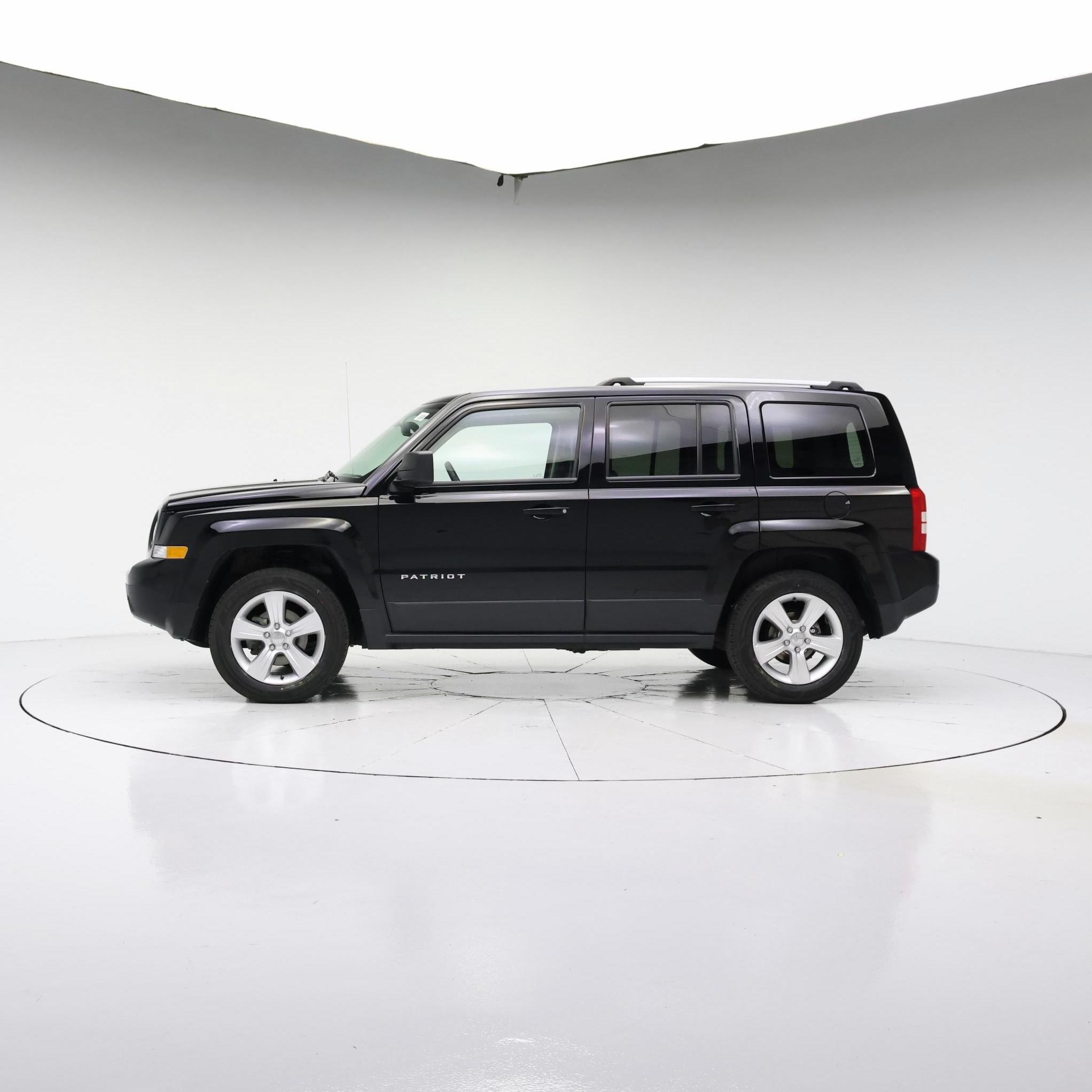 Thumbnail: 2016 Jeep Patriot - 3