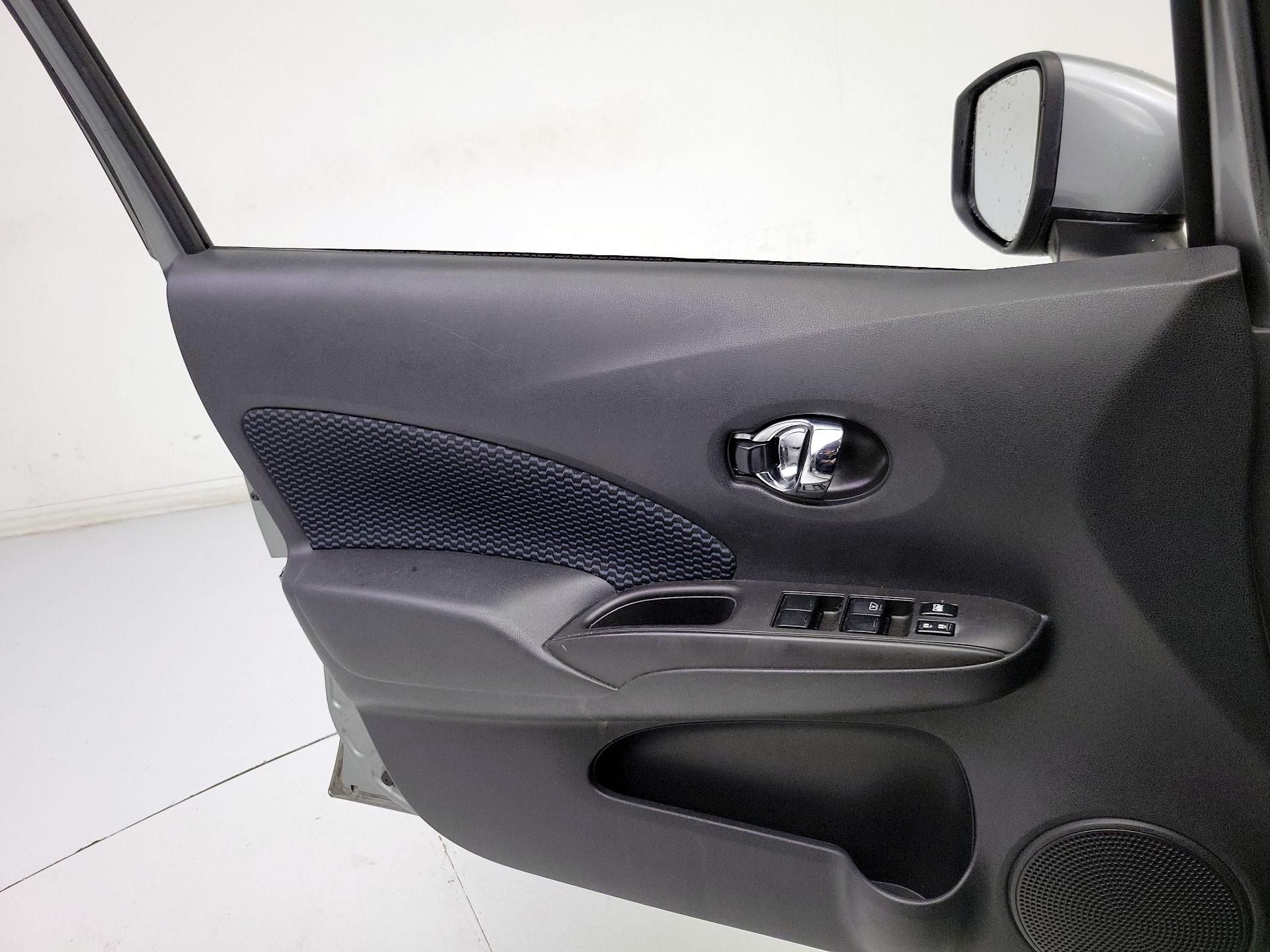 Thumbnail: 2015 Nissan Versa Note - 12